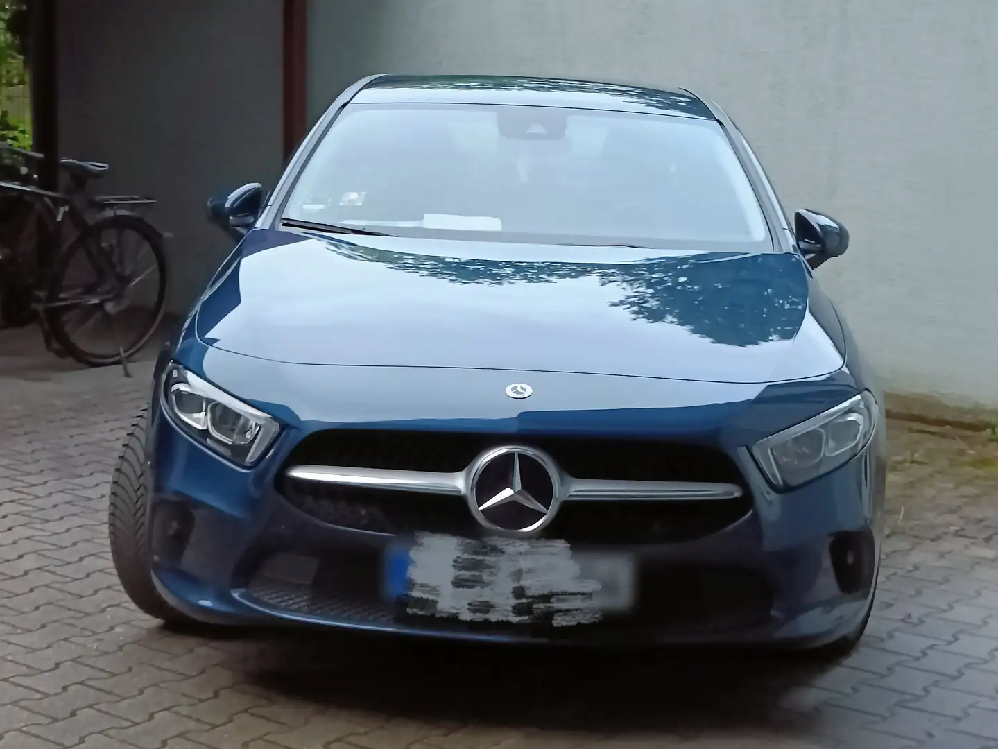 Mercedes-Benz A 250 A 250 e 8G-DCT Progressive Modrá - 1