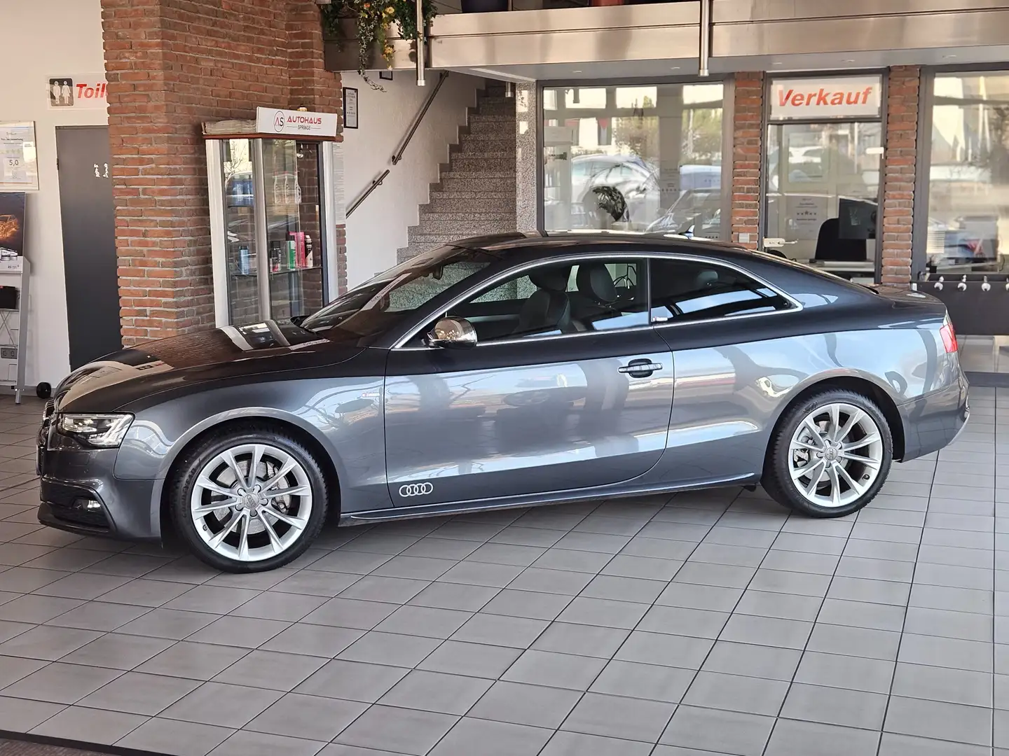 Audi A5 2.0 TFSI S-Line Sport Plus *RentnerFZ, Garagenwa.* Grau - 2