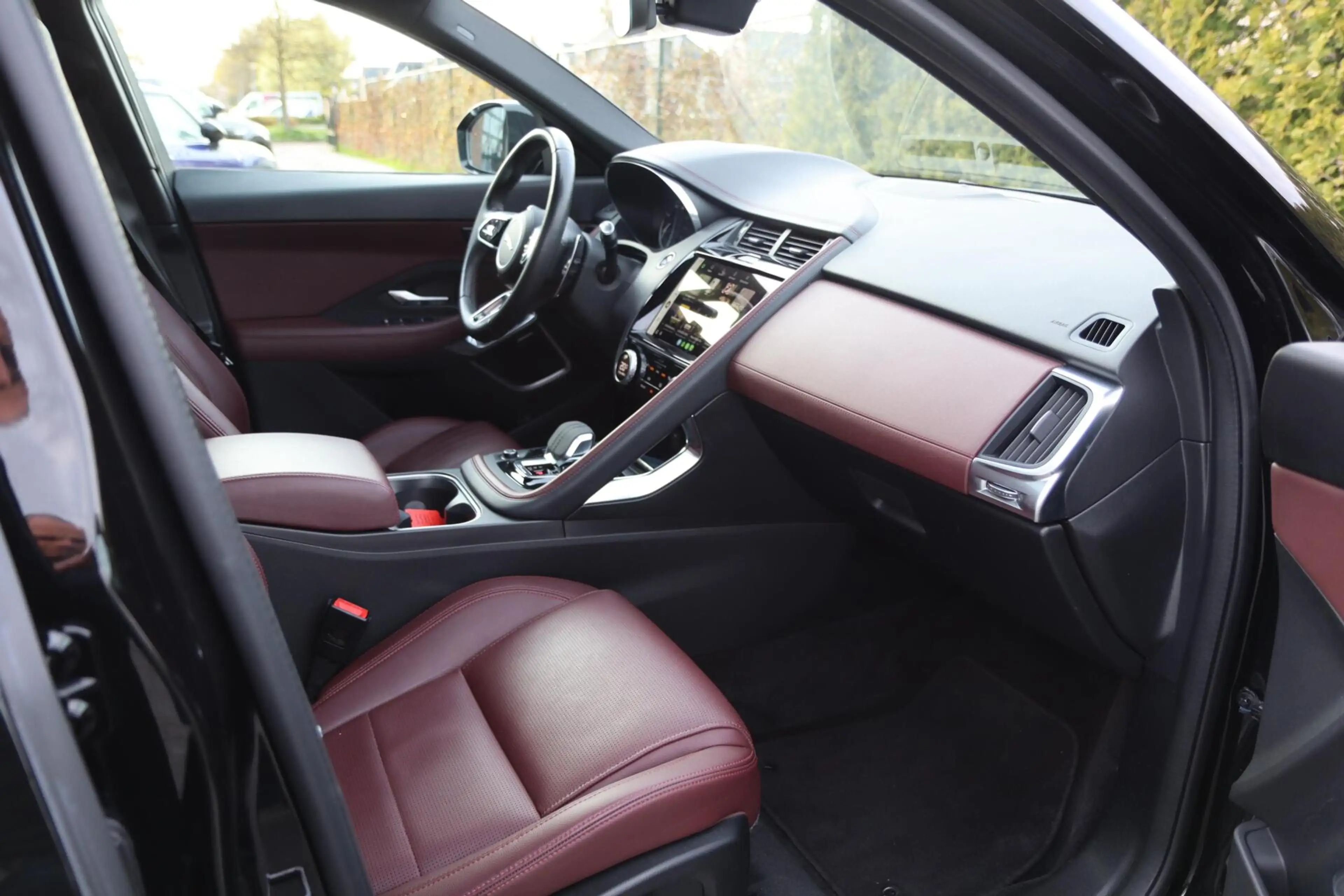 Jaguar E-Pace P300e 309PK ⚡R-Dynamic | AWD | Pano ☀️ | Leder 🛋️ — photo 49