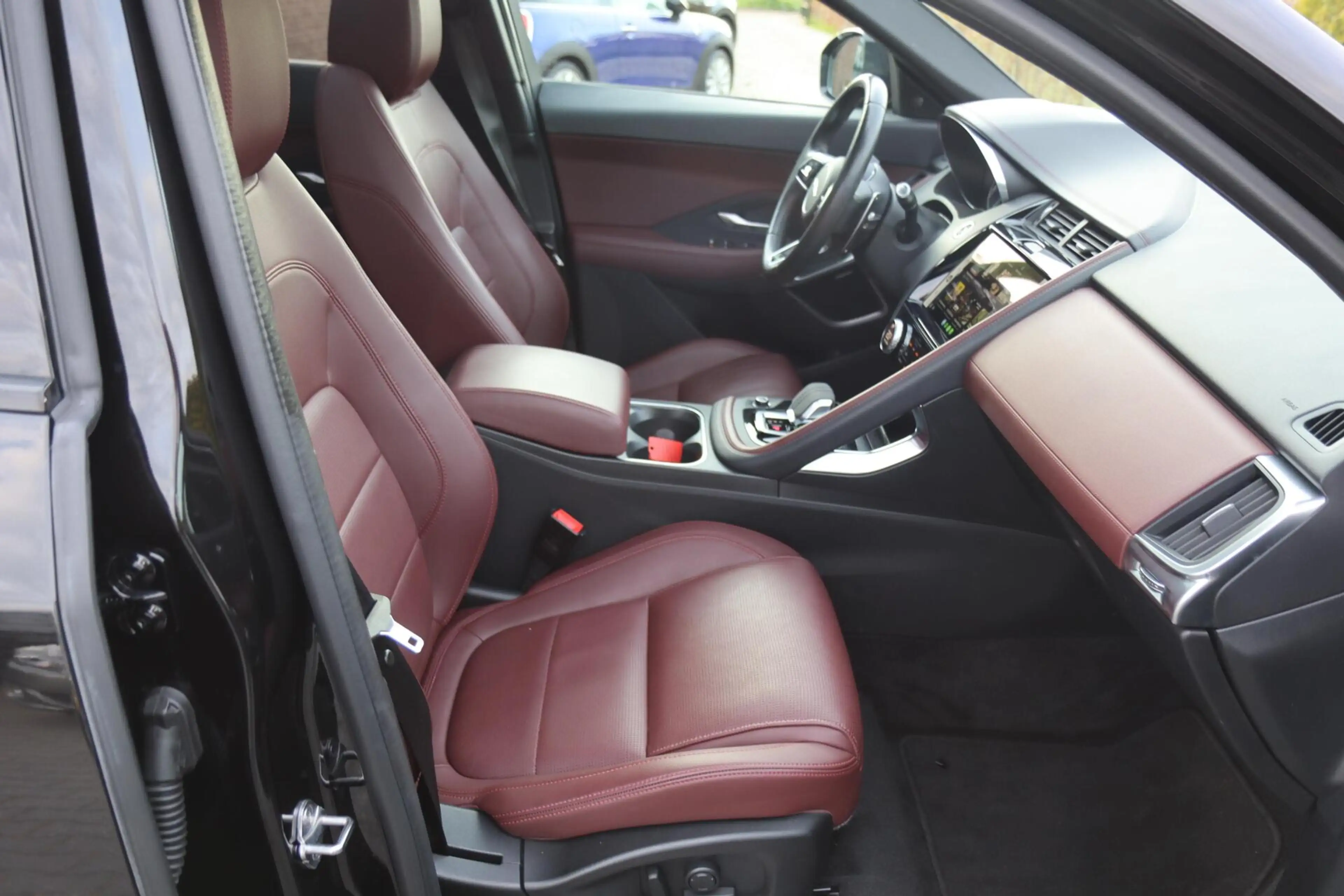 Jaguar E-Pace P300e 309PK ⚡R-Dynamic | AWD | Pano ☀️ | Leder 🛋️ — photo 50