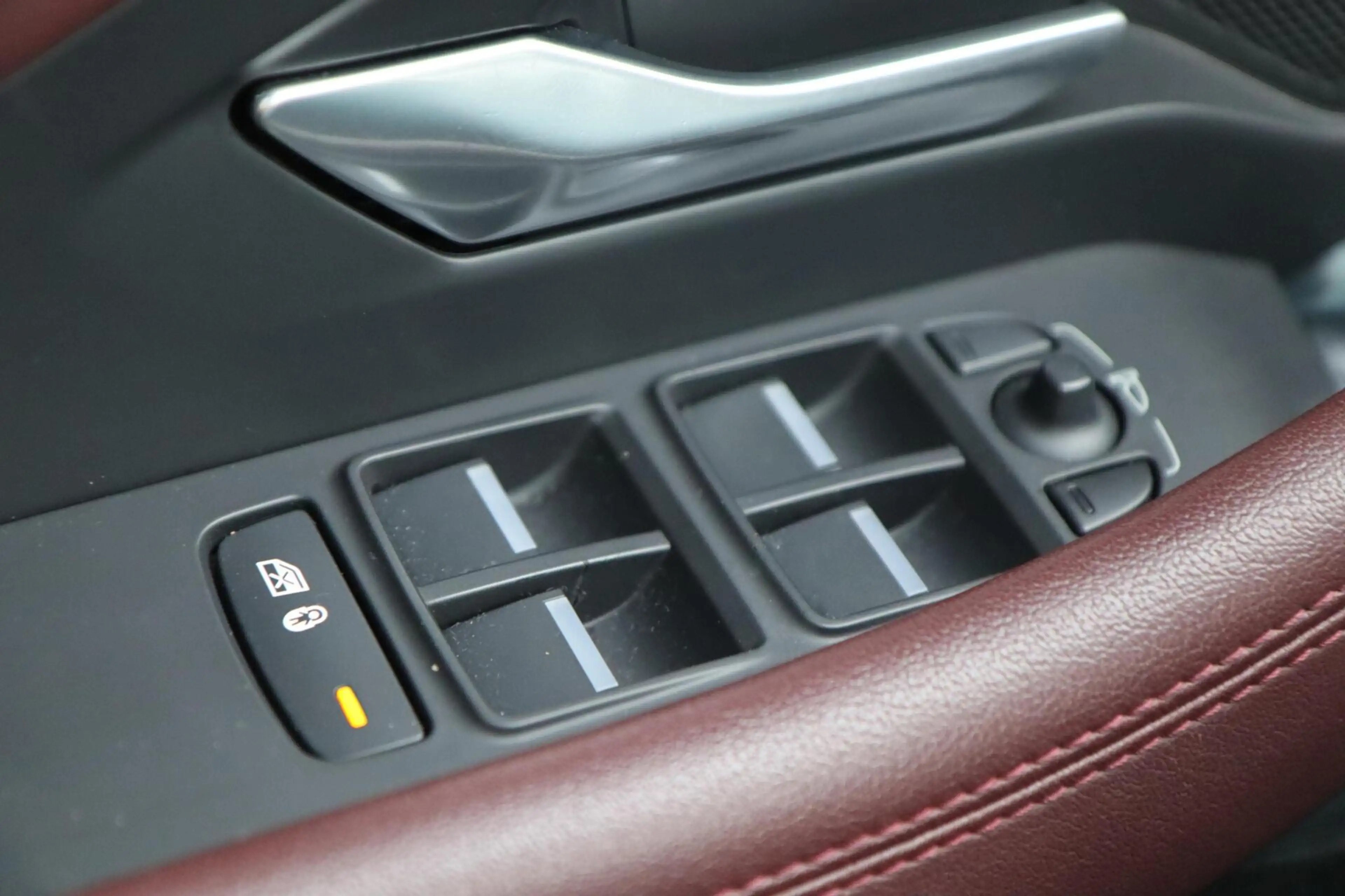 Jaguar E-Pace P300e 309PK ⚡R-Dynamic | AWD | Pano ☀️ | Leder 🛋️ — photo 32