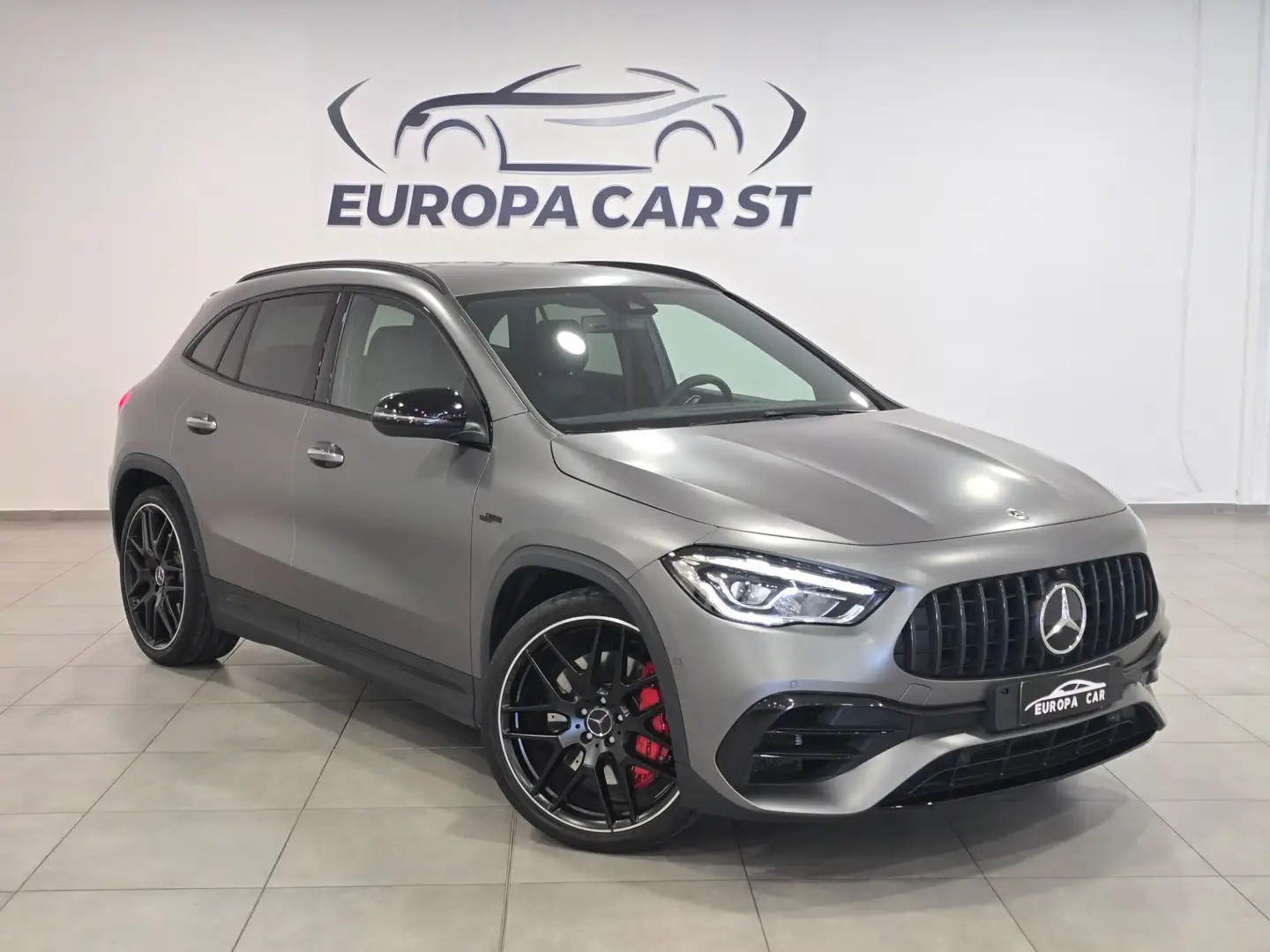 Mercedes-Benz GLA 45 AMG GLA 45S 4Matic AMG Šedá - 2