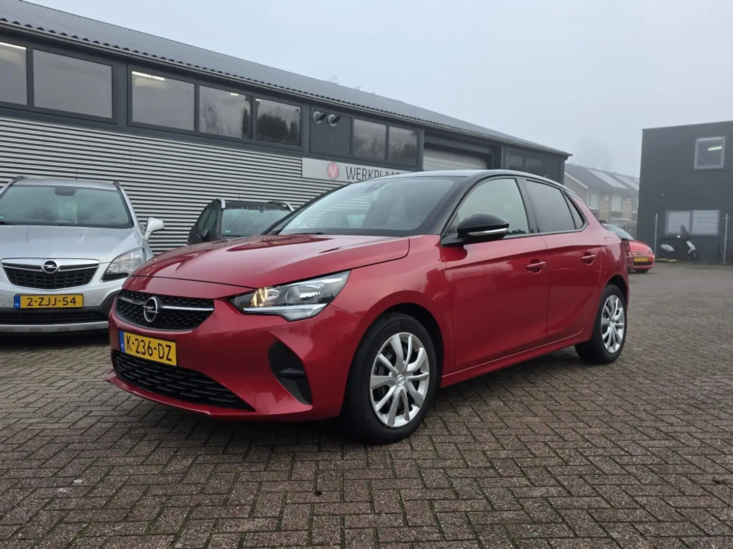 Opel Corsa 1.2 Edition, carplay, camera, parkeersensoren. Rot - 1