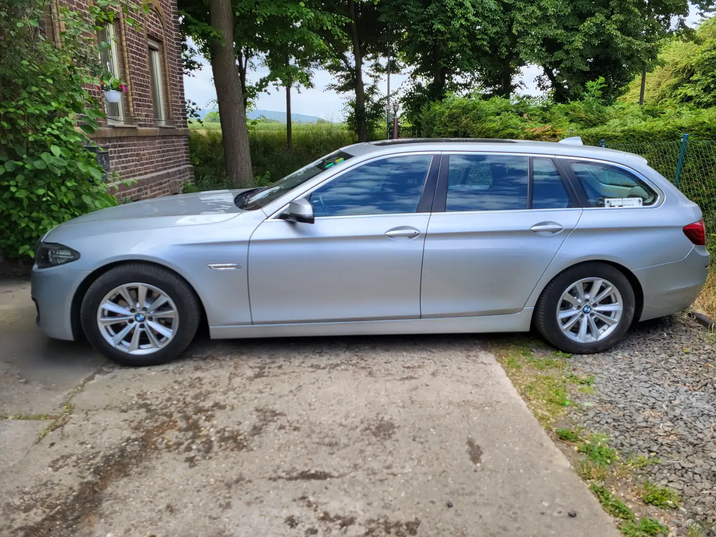 BMW 520 520d xDrive Touring Aut. Modern Line Grigio - 1