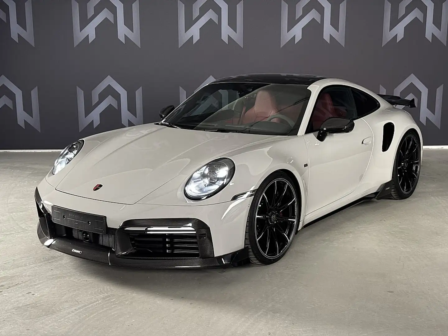 Porsche 911 Turbo S Coupe BRABUS 820 Beige - 2
