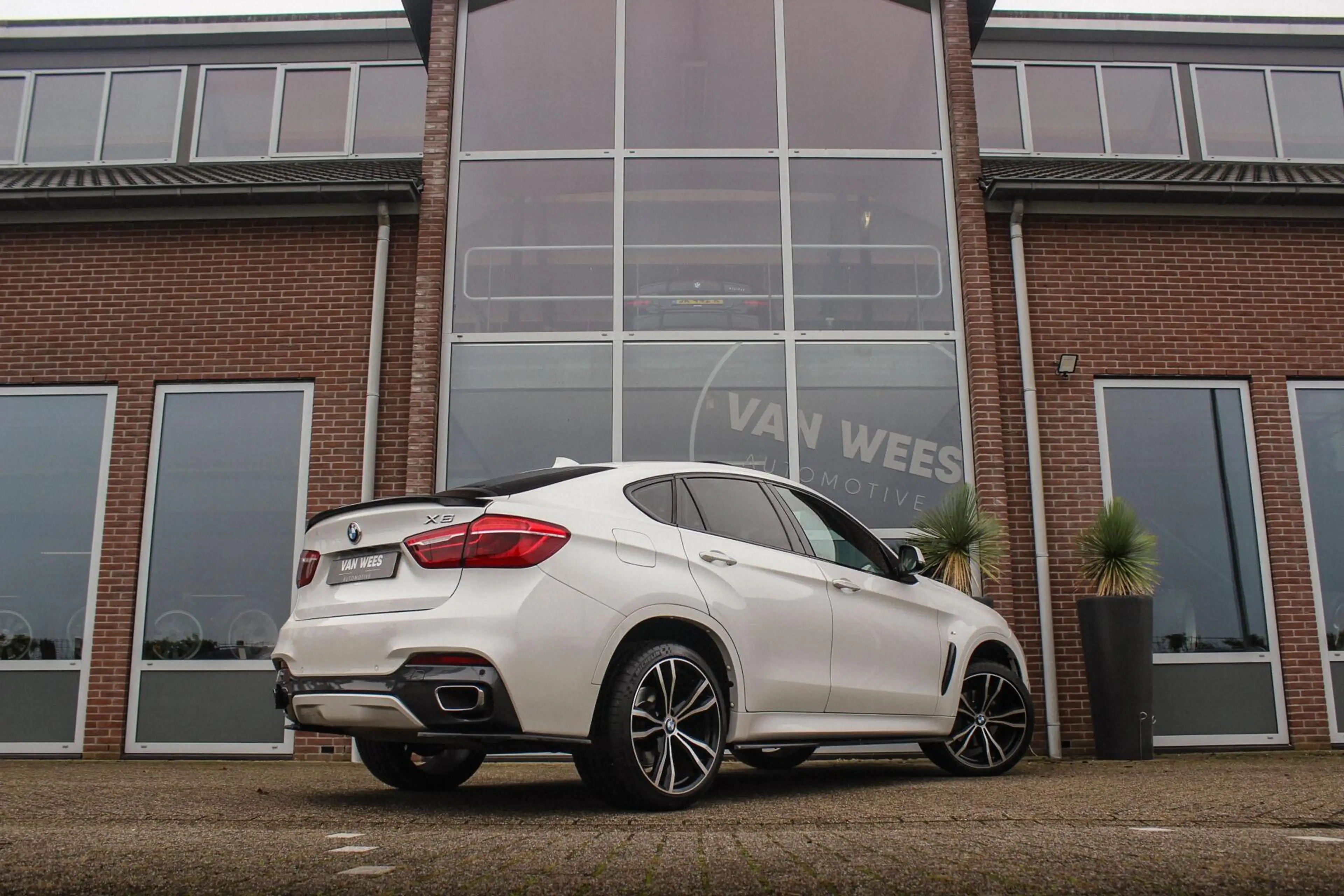 BMW X6 xDrive35i High Executive | M Sportpakket | Driving — photo 5