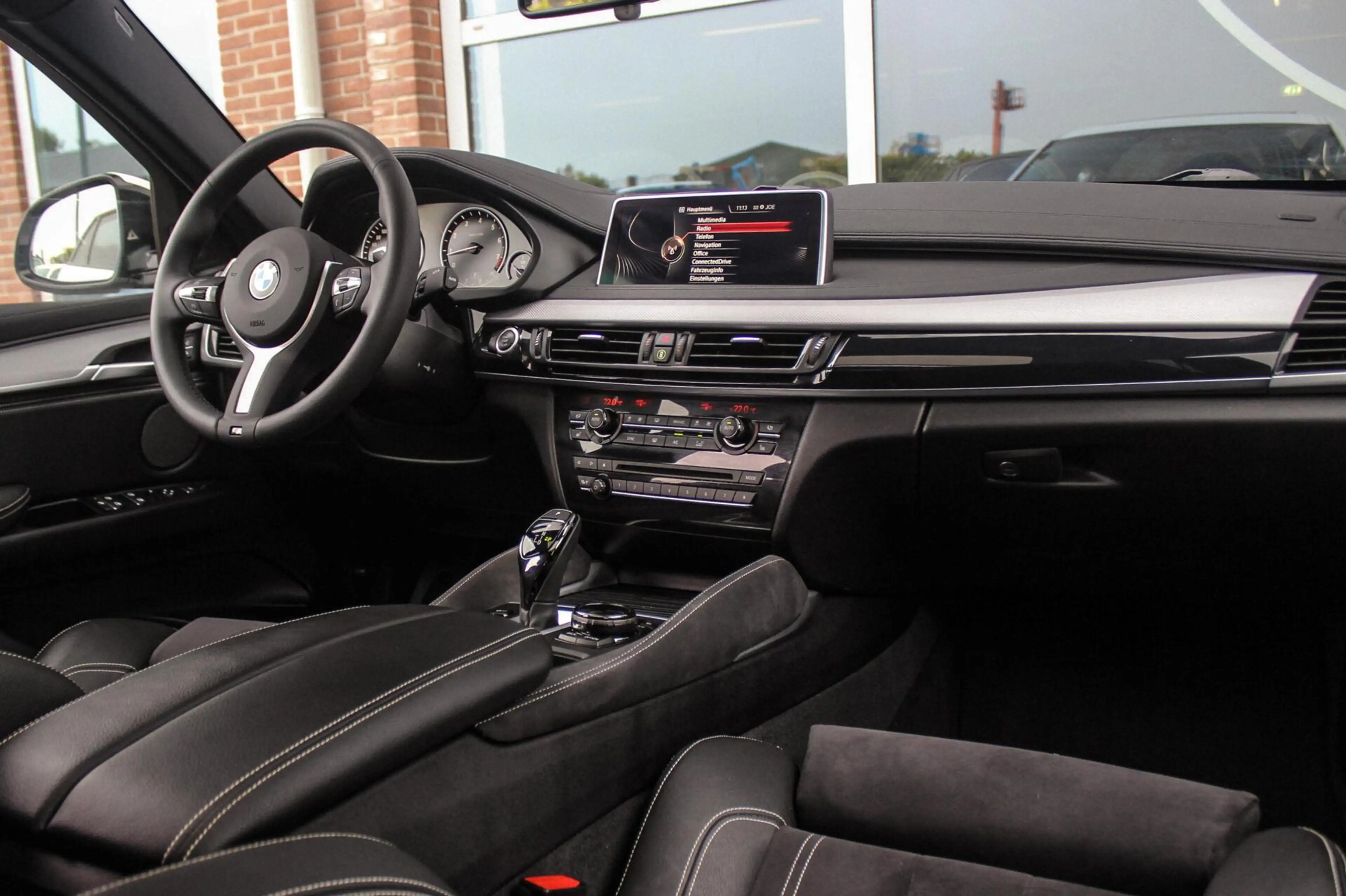 BMW X6 xDrive35i High Executive | M Sportpakket | Driving — photo 12