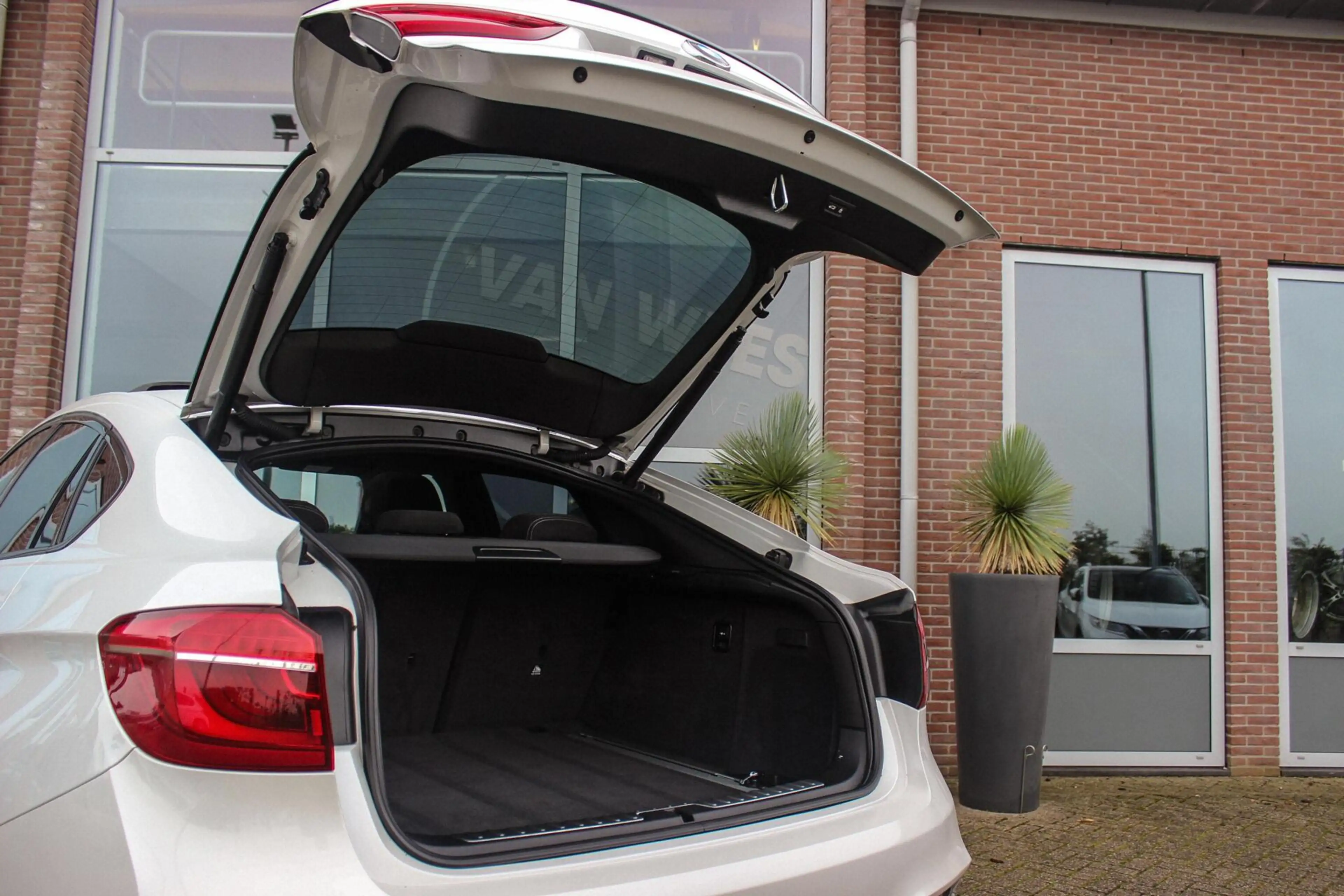 BMW X6 xDrive35i High Executive | M Sportpakket | Driving — photo 34