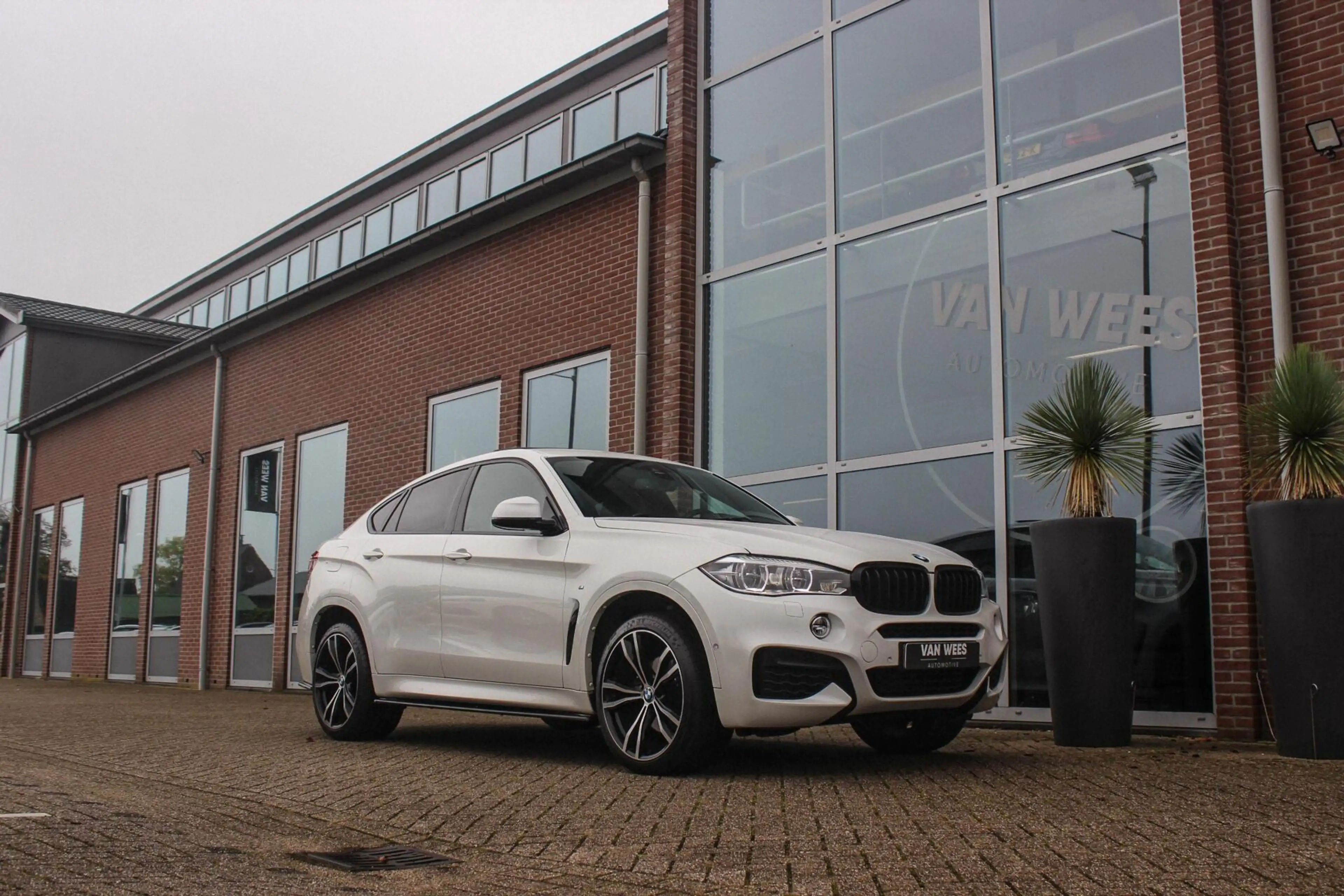 BMW X6 xDrive35i High Executive | M Sportpakket | Driving — photo 9