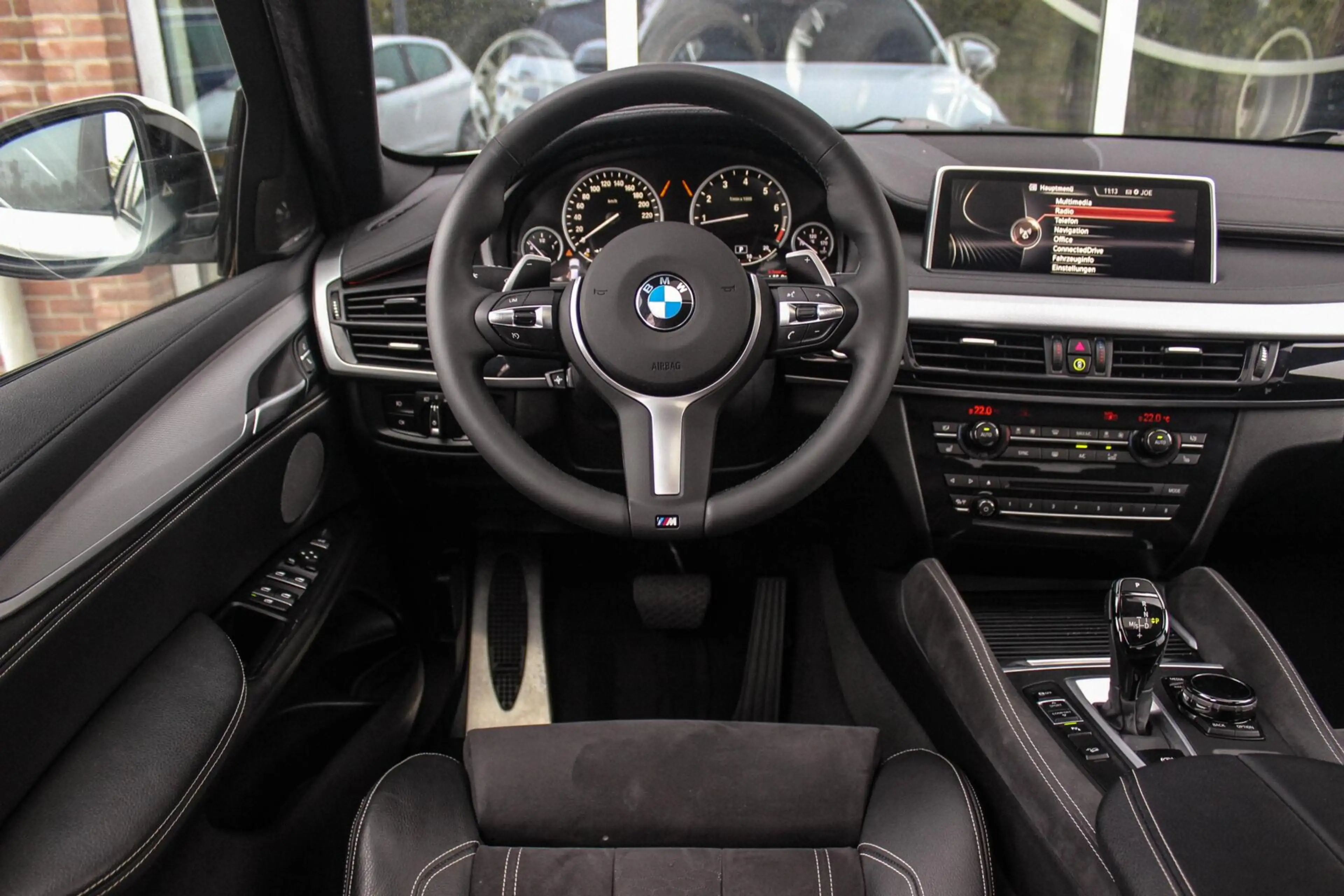 BMW X6 xDrive35i High Executive | M Sportpakket | Driving — photo 11