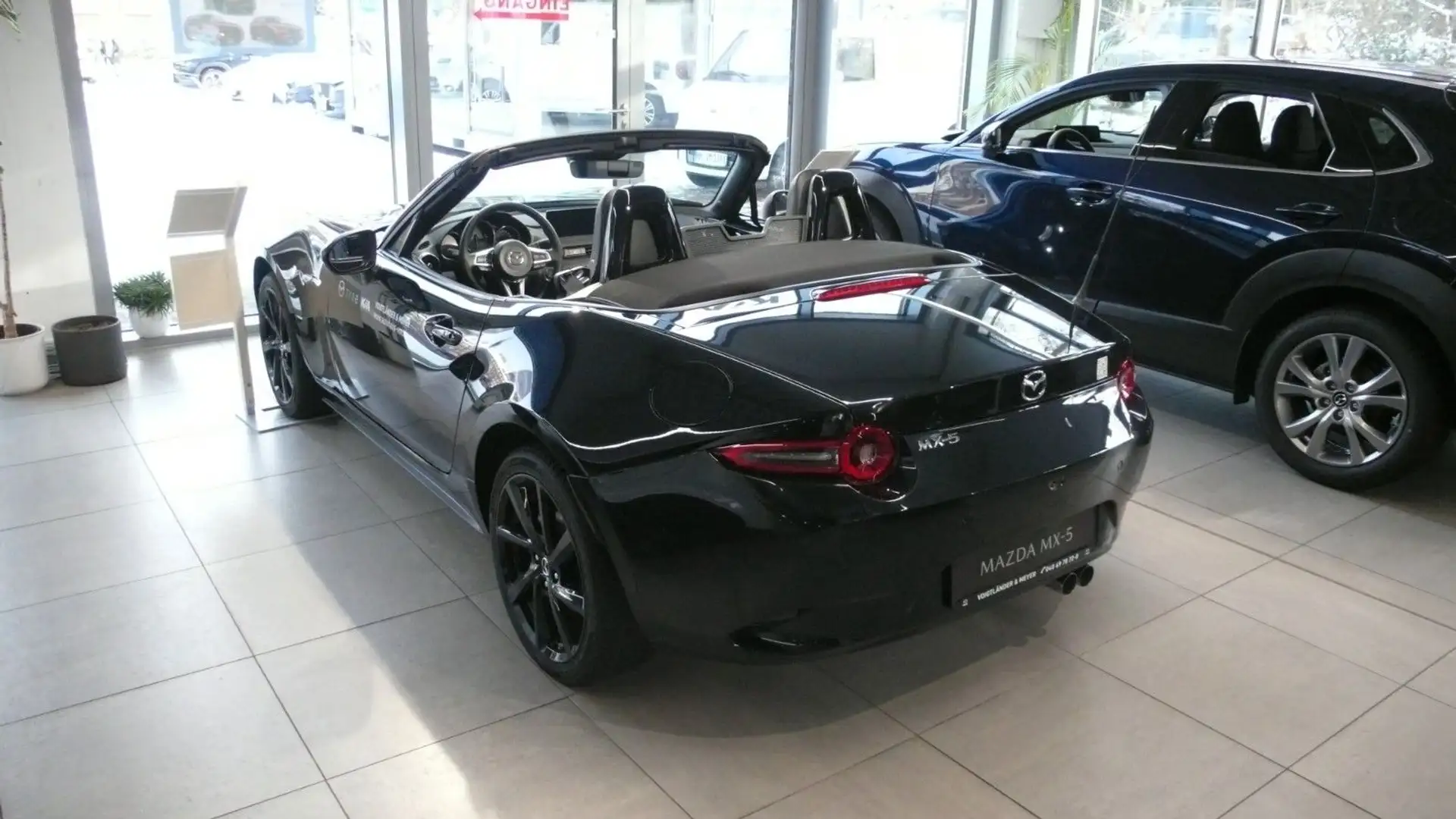 Mazda MX-5 1.5i Exclusive-Line Kamera BOSE Navi Schwarz - 1