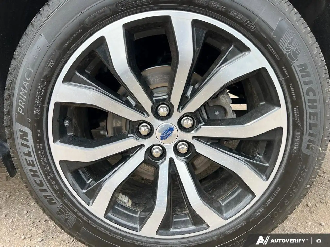 Ford Explorer снимка Ford Explorer