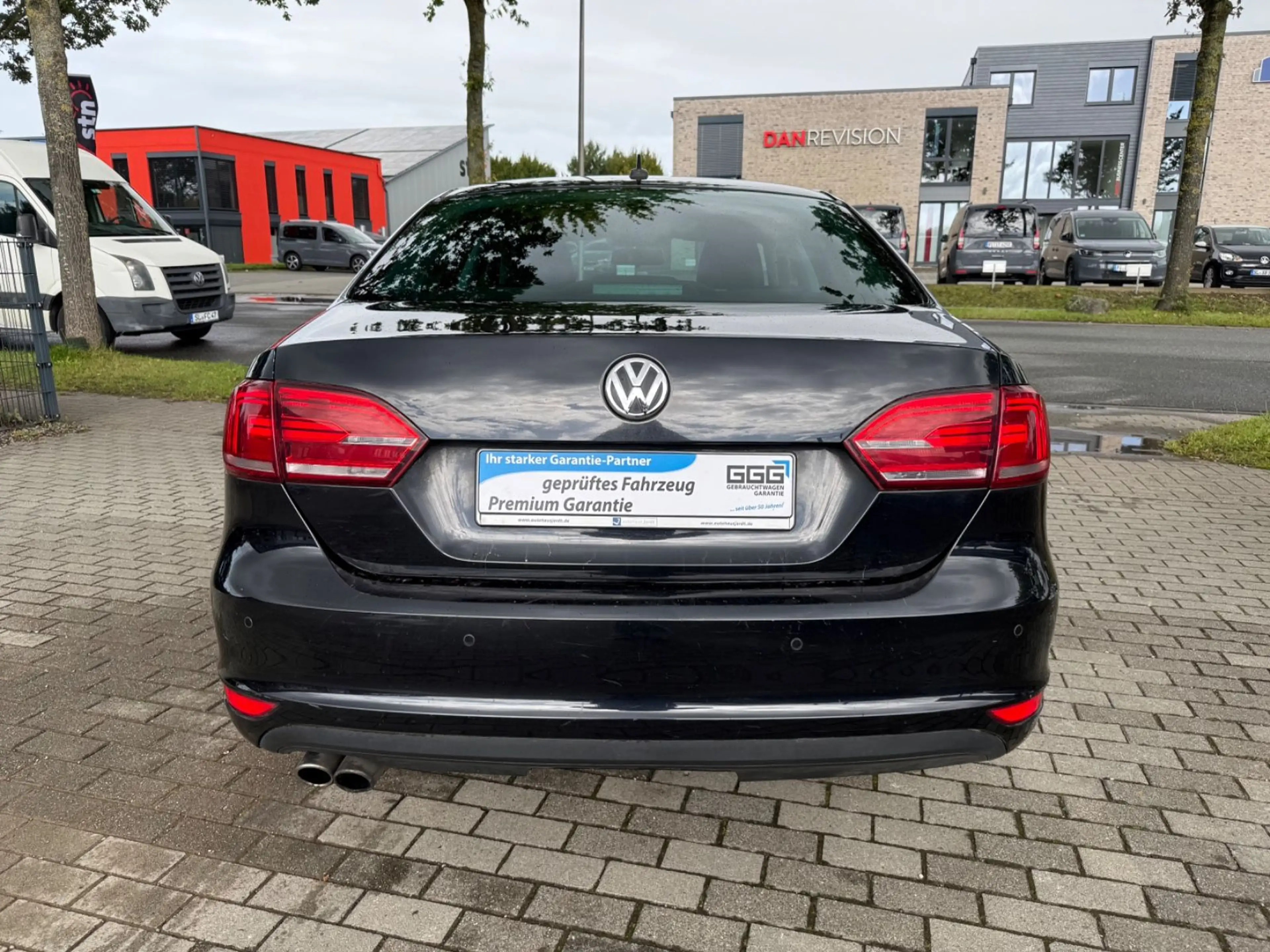 Volkswagen Jetta VI 2.0 TSI Highline Xenon Temp Klimaauto — photo 6