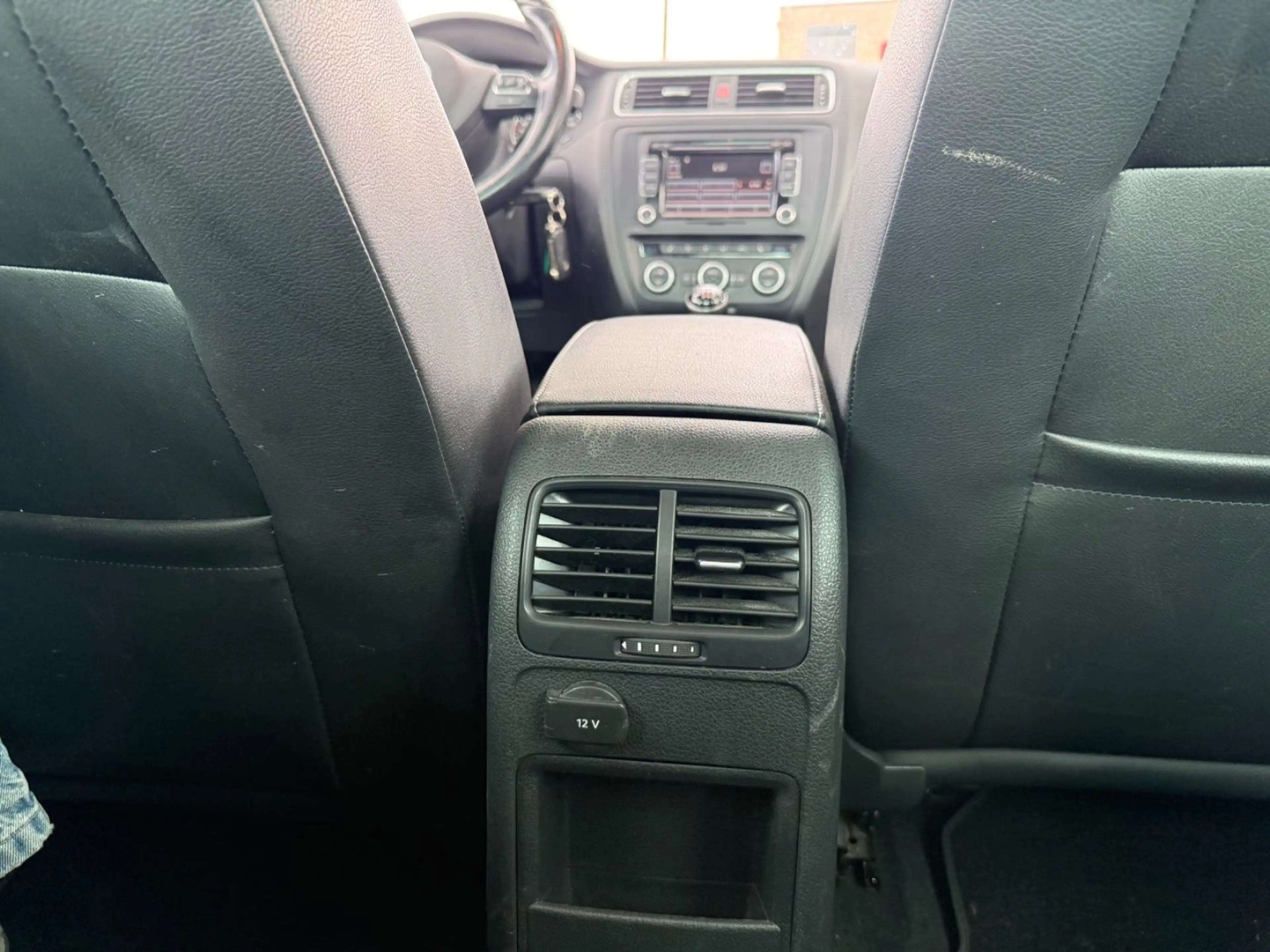 Volkswagen Jetta VI 2.0 TSI Highline Xenon Temp Klimaauto — photo 15