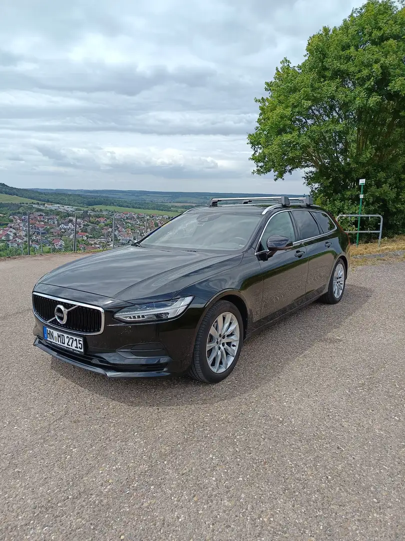 Volvo V90 D4 Momentum Schwarz - 1