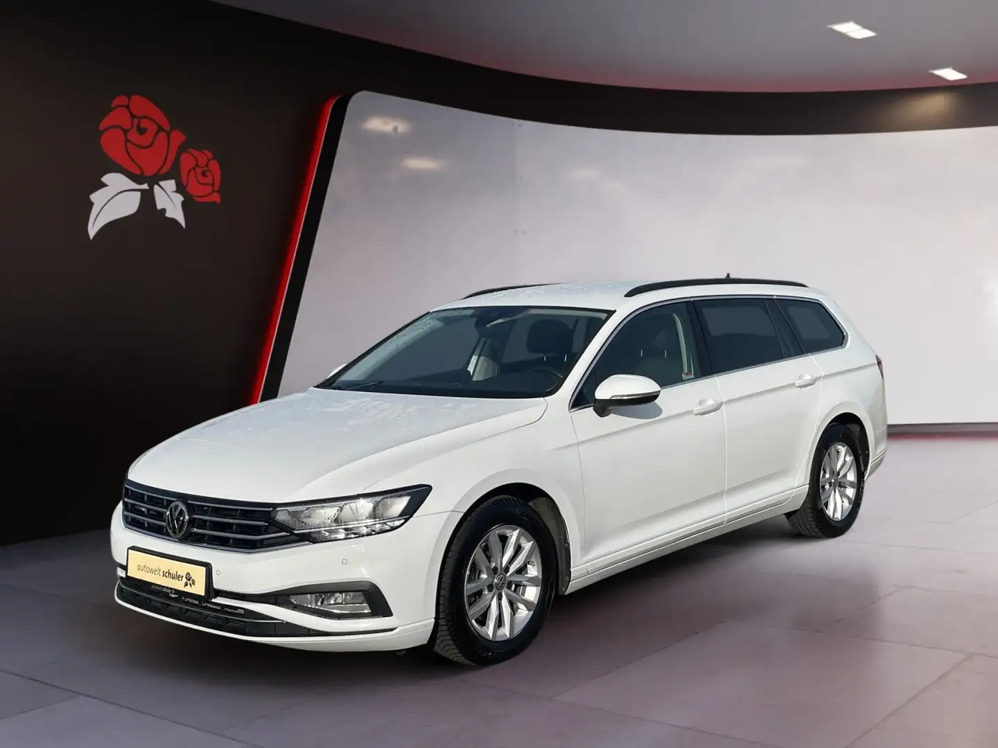 Volkswagen Passat Variant 1,5 TSI DSG Business AHK Navi Weiß - 2