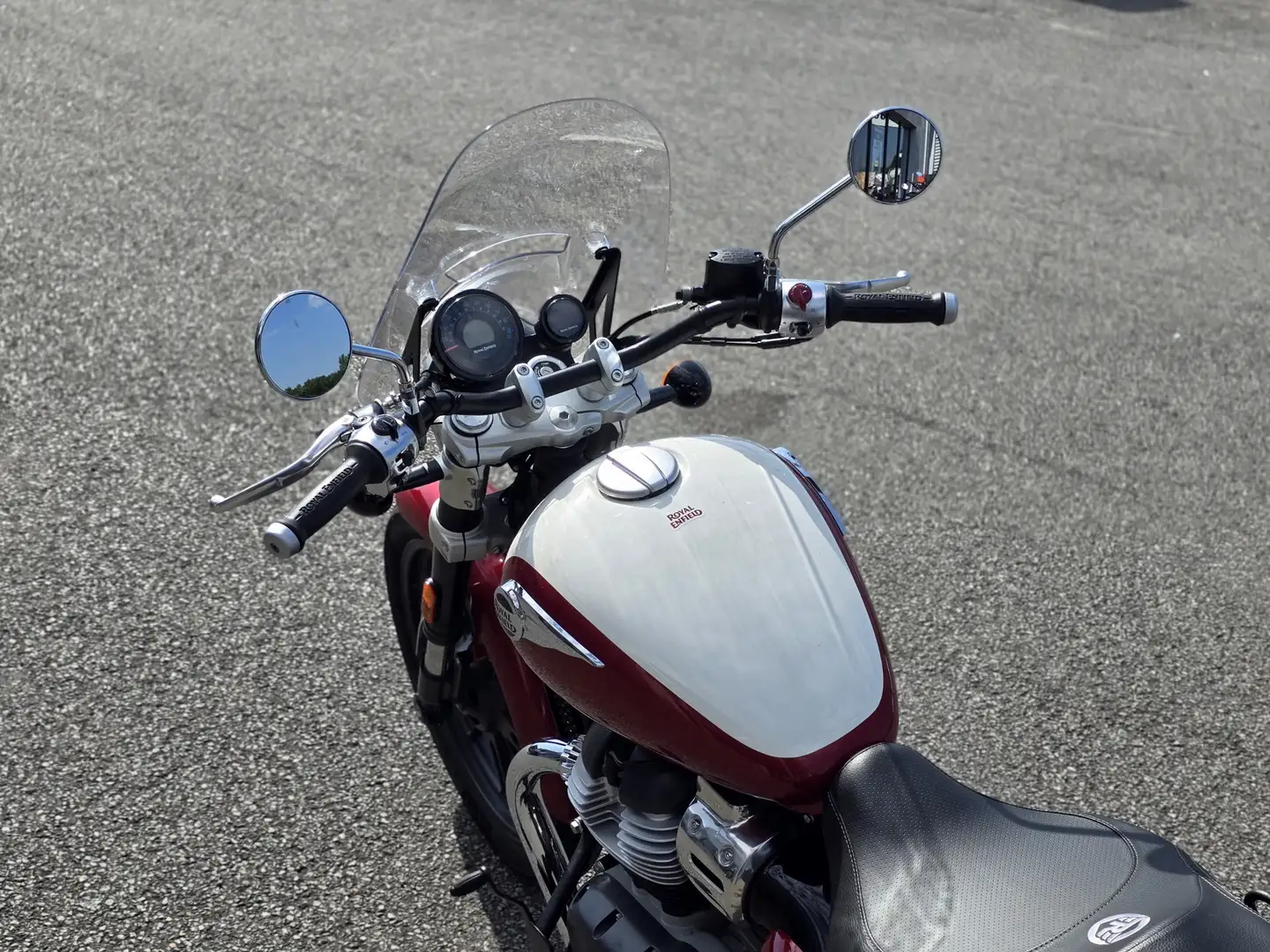 Royal Enfield Super Meteor 650 Červená - 2