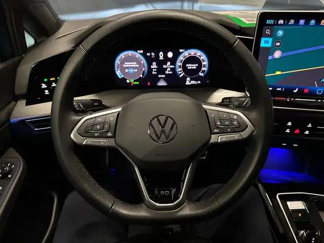 Volkswagen Golf view 18
