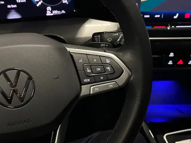 Volkswagen Golf view 20