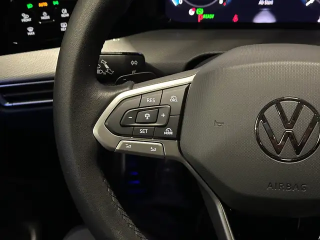 Volkswagen Golf view 19