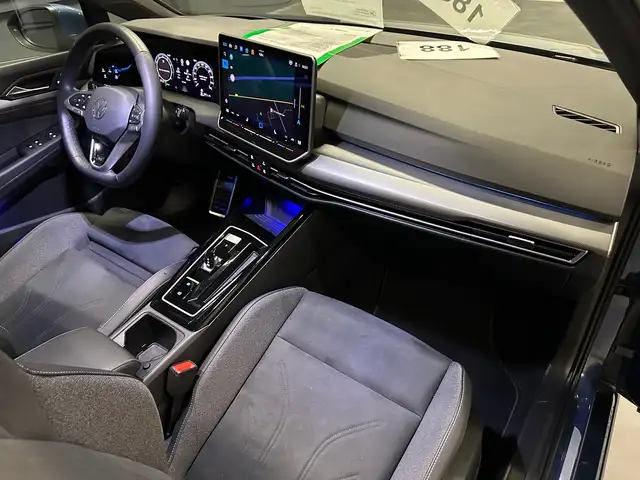Volkswagen Golf view 12