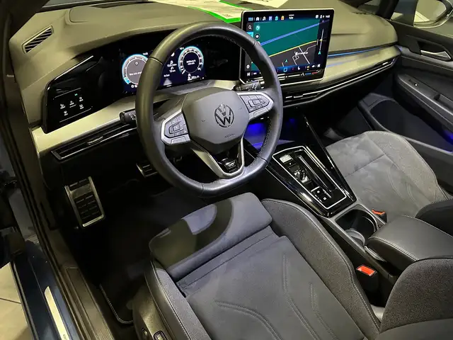 Volkswagen Golf view 17