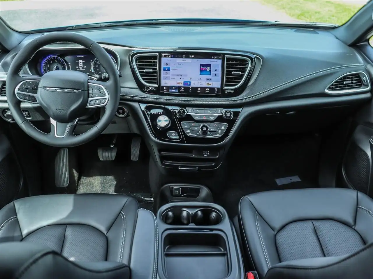 Chrysler Pacifica снимка Chrysler Pacifica