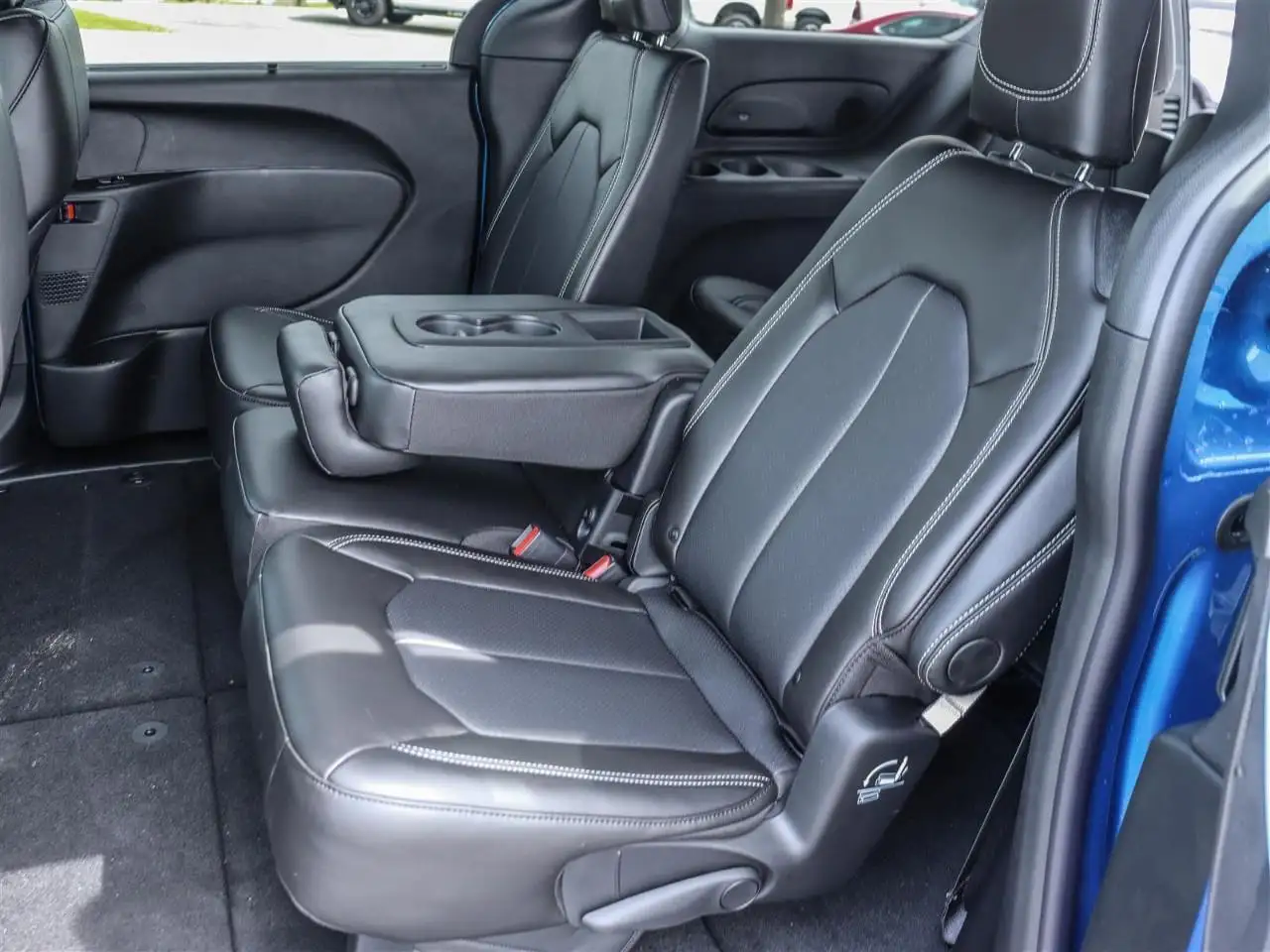 Chrysler Pacifica снимка Chrysler Pacifica