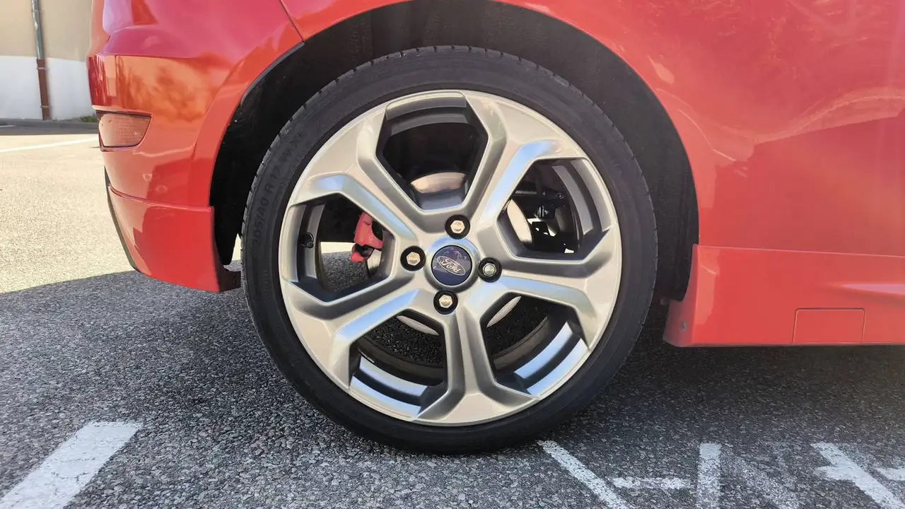 Ford Fiesta ST — photo 16
