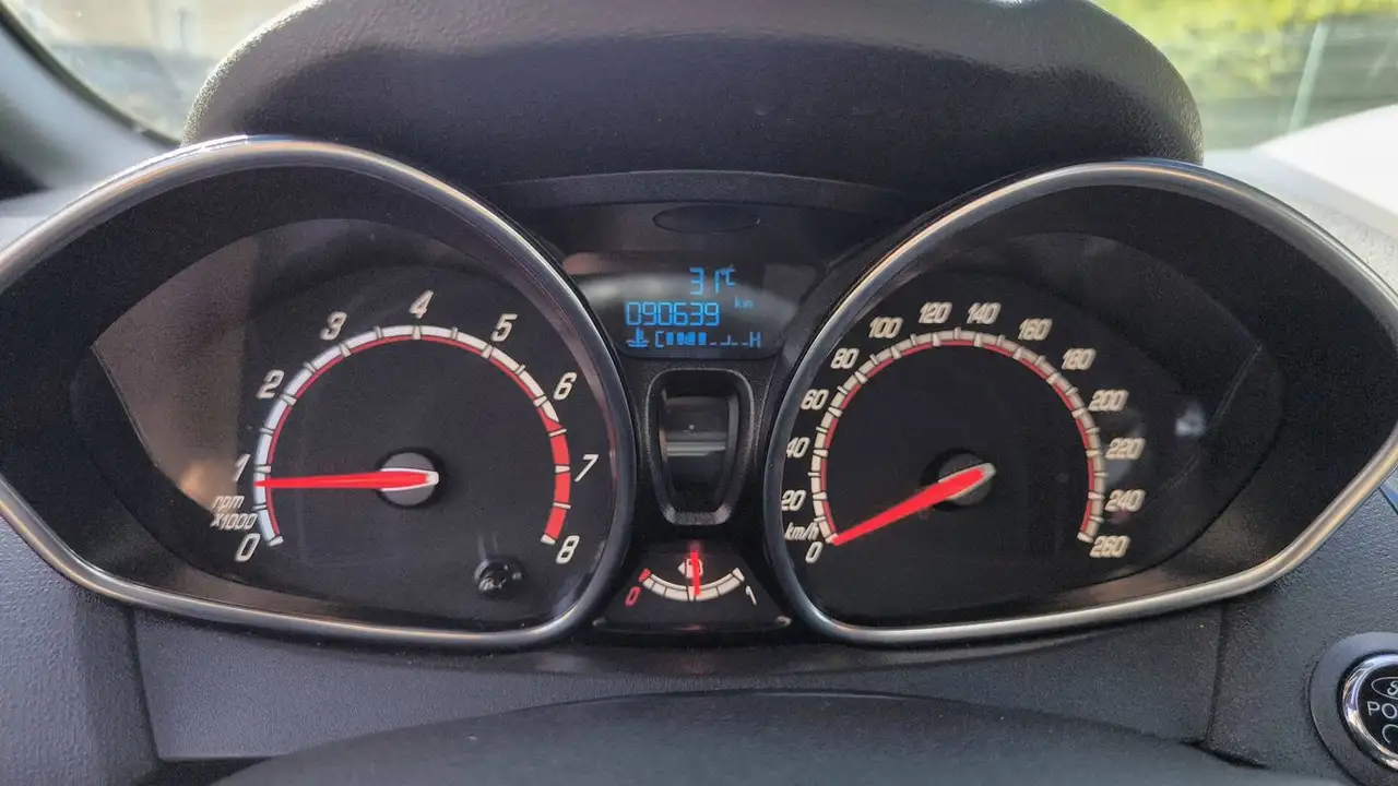 Ford Fiesta ST — photo 12