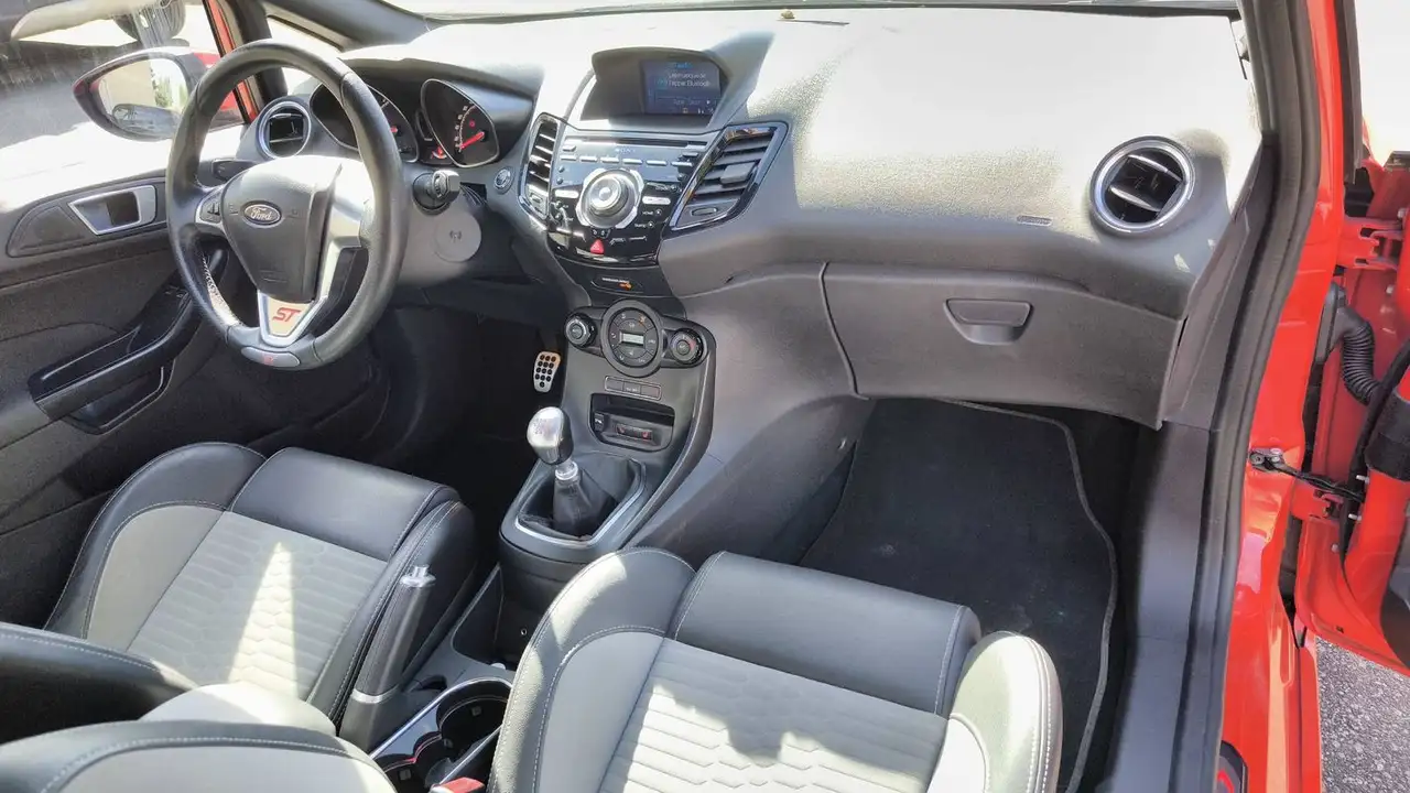 Ford Fiesta ST — photo 10