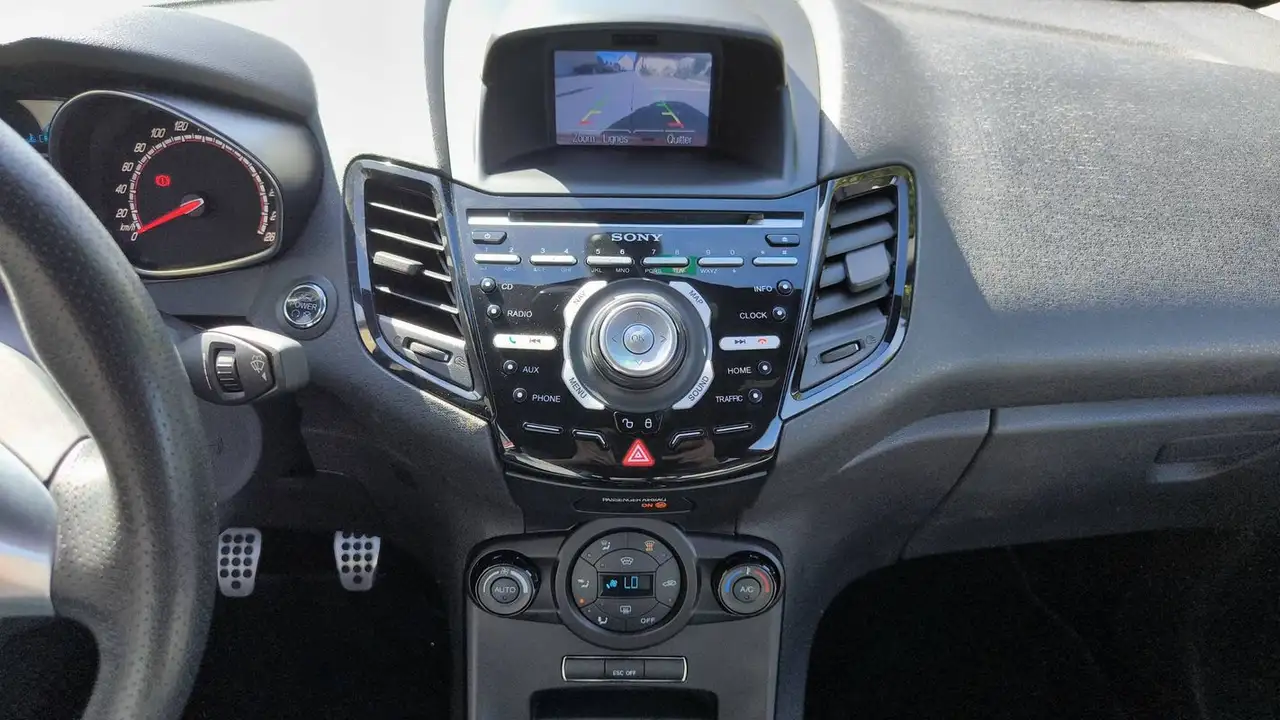 Ford Fiesta ST — photo 13