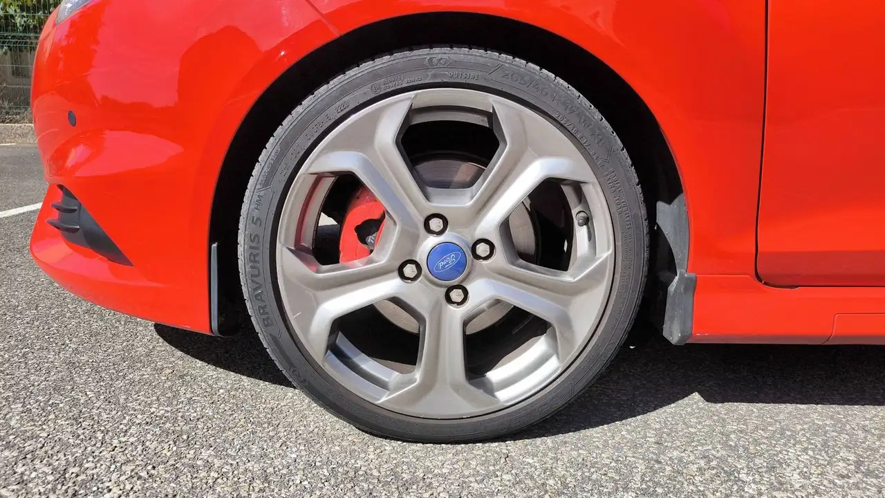Ford Fiesta ST — photo 18