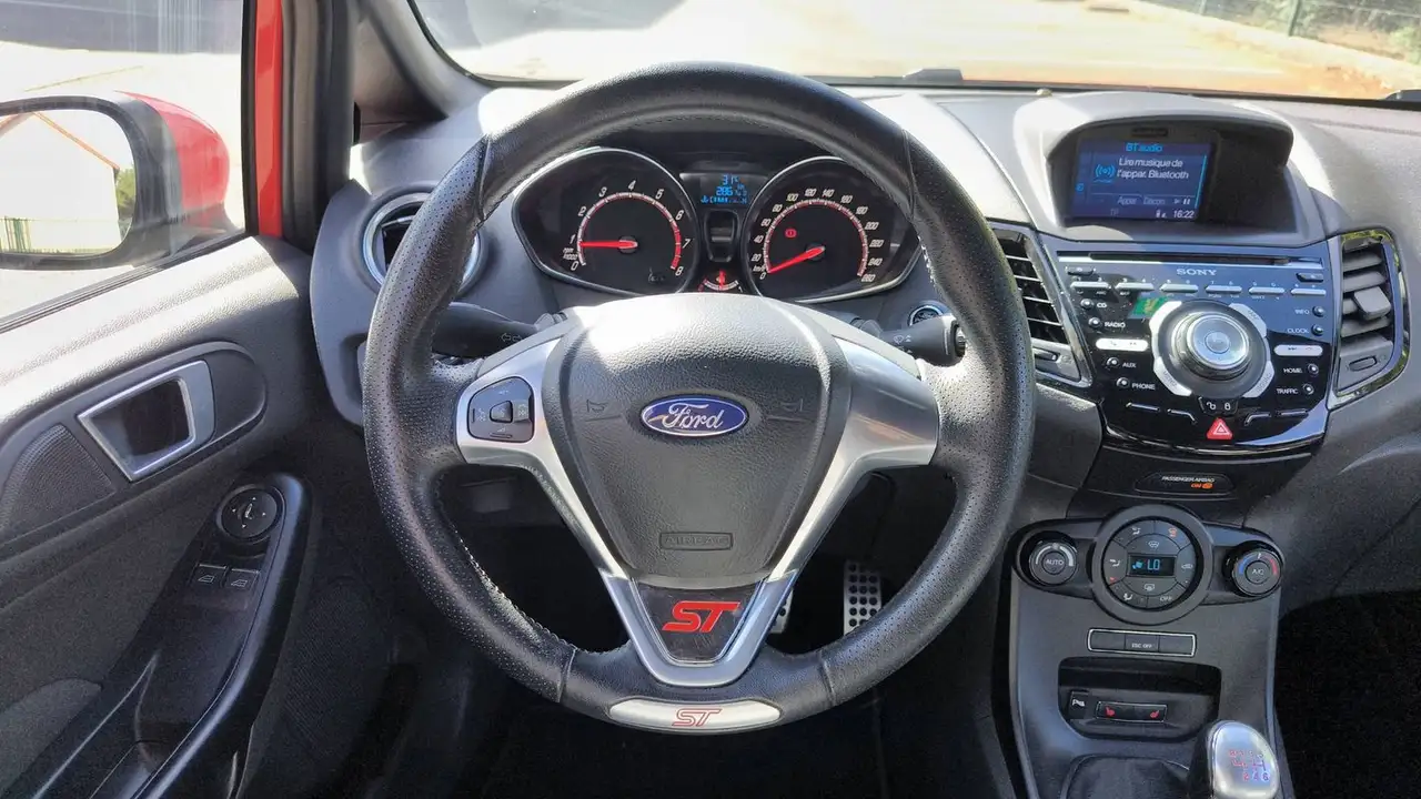 Ford Fiesta ST — photo 22