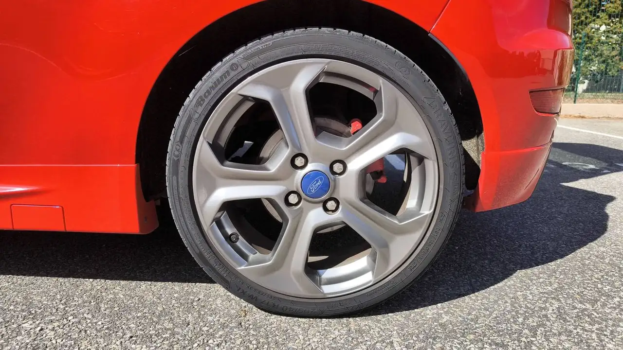 Ford Fiesta ST — photo 19