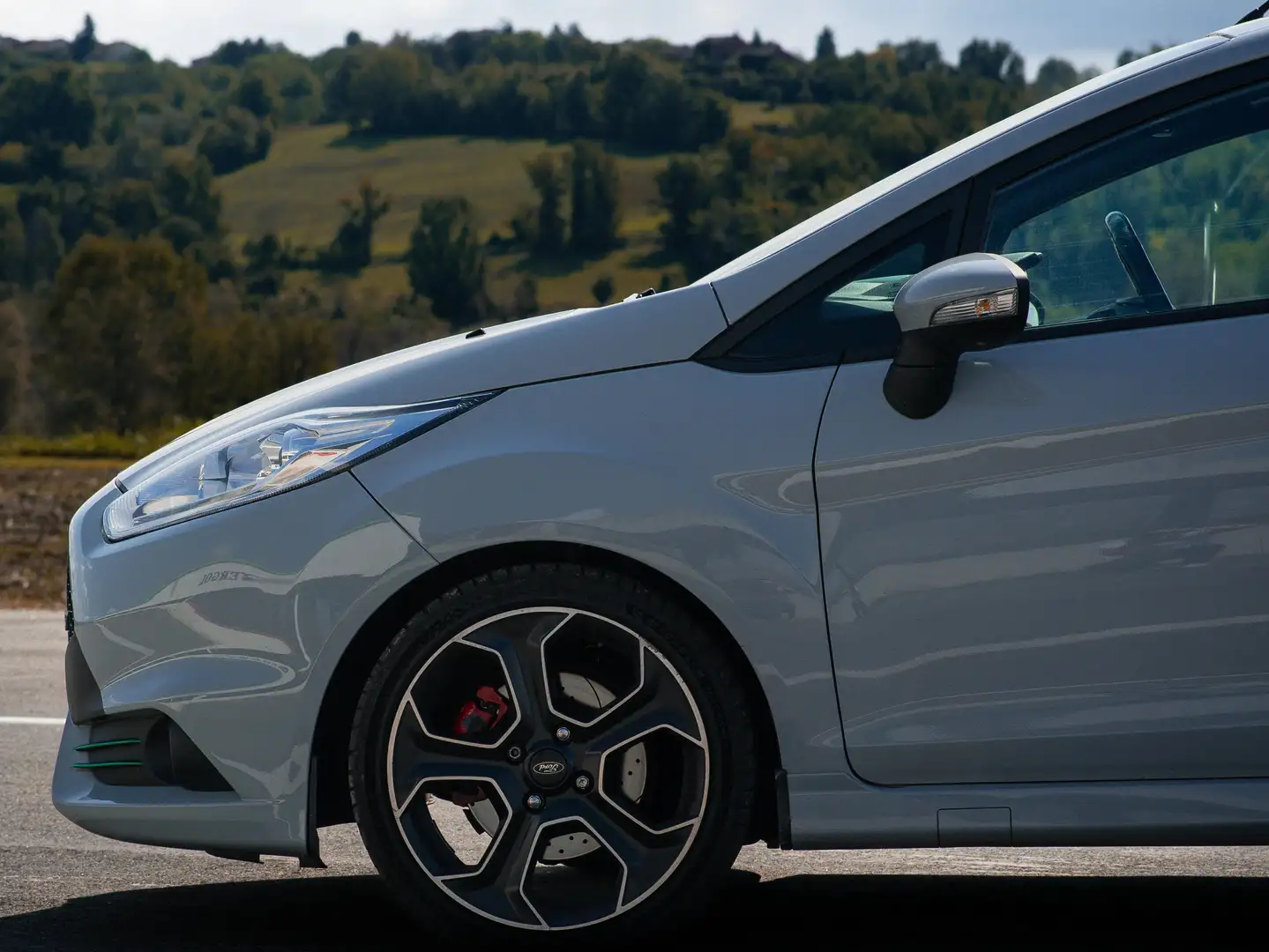 Ford Fiesta Fiesta 3p 1.6 ST 200cv Grigio - 2