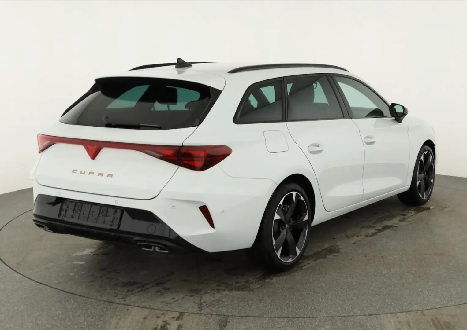 CUPRA Leon Sportstourer 1.5 eTSI 110 kW ST DSG, AHK, Navi,... Weiß - 2
