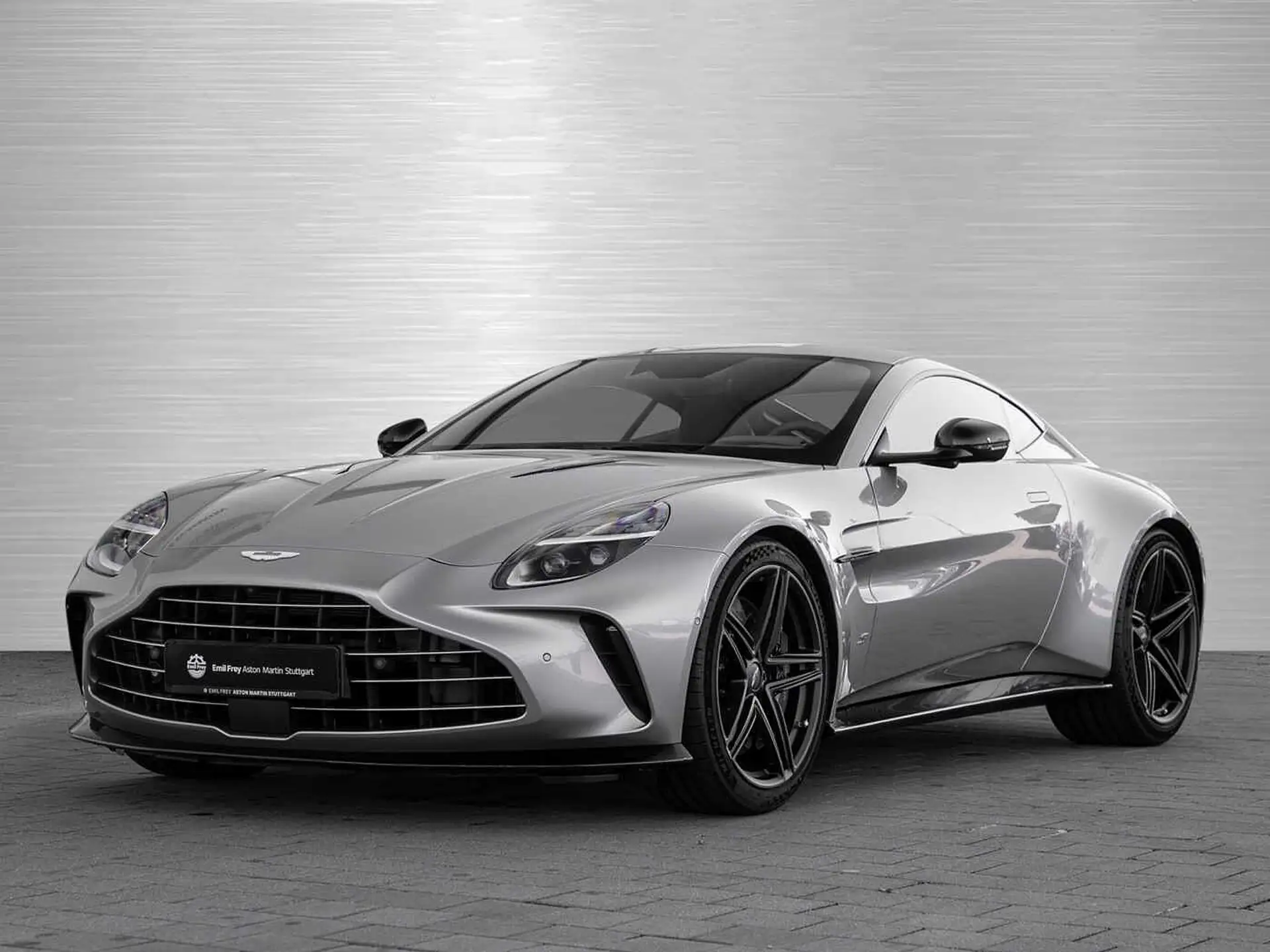 애스턴마틴 밴티지 V8 Coupe 2026 은색 사진 7