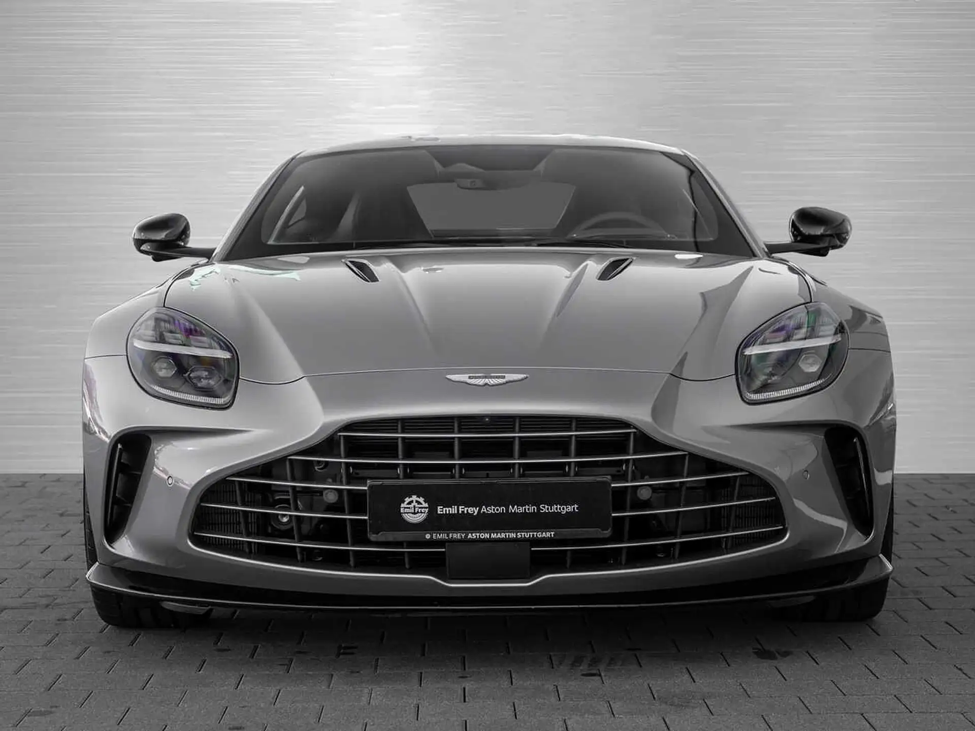 애스턴마틴 밴티지 V8 Coupe 2026 은색 사진 4