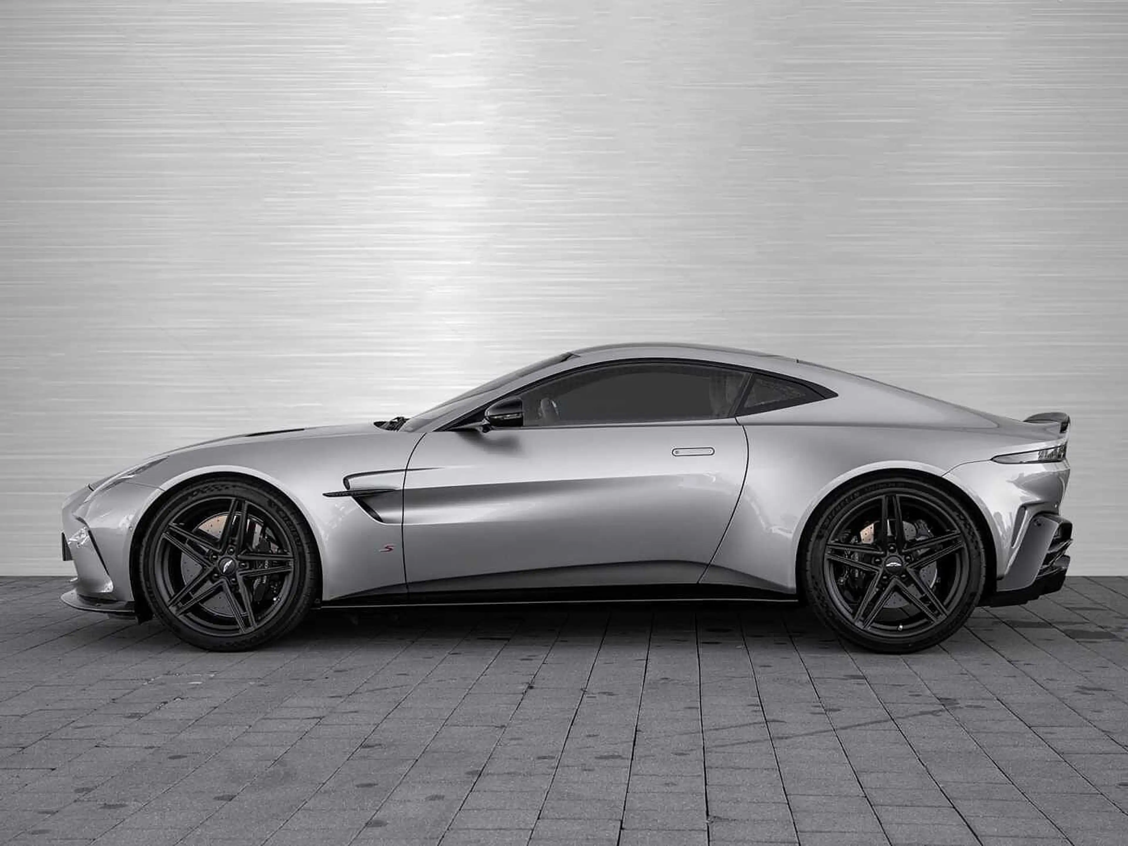 Aston Martin V8 Vantage S — photo 14