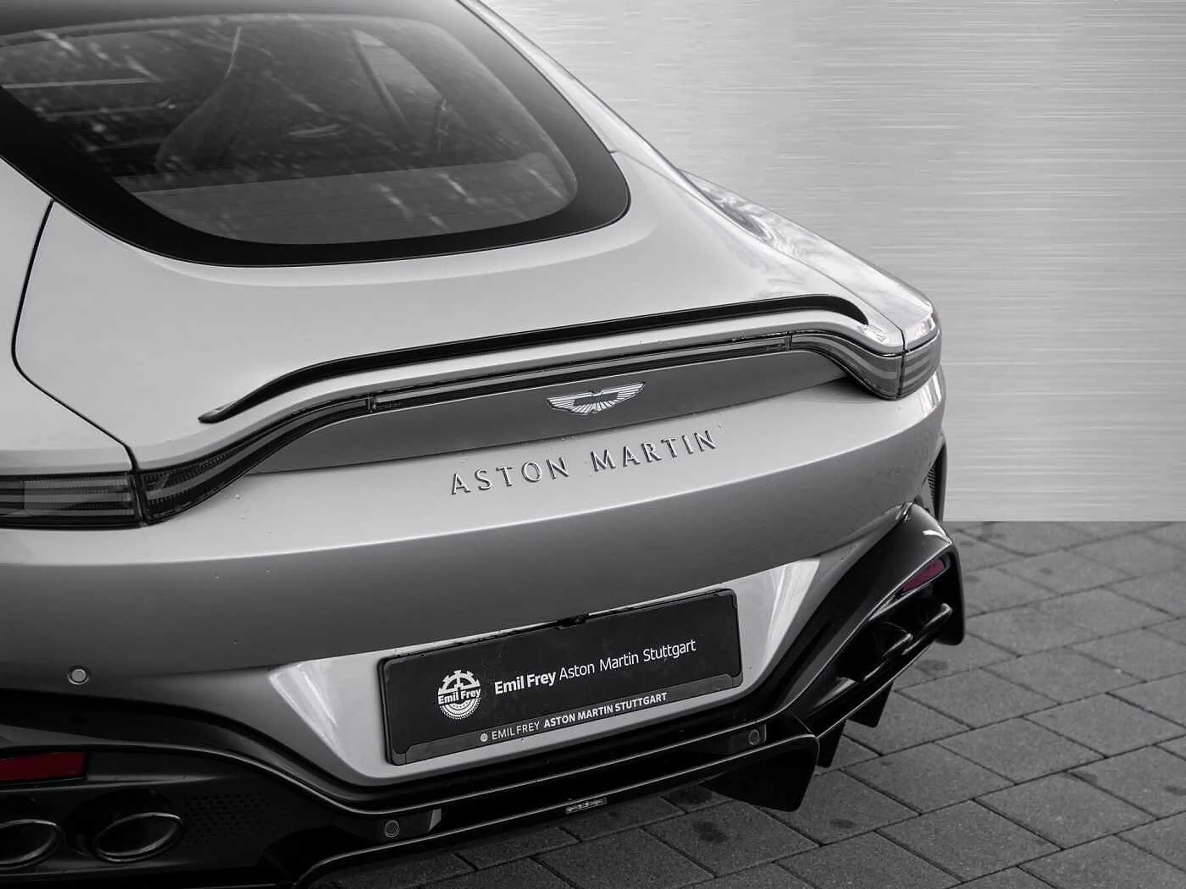 Aston Martin V8 Vantage S — photo 8