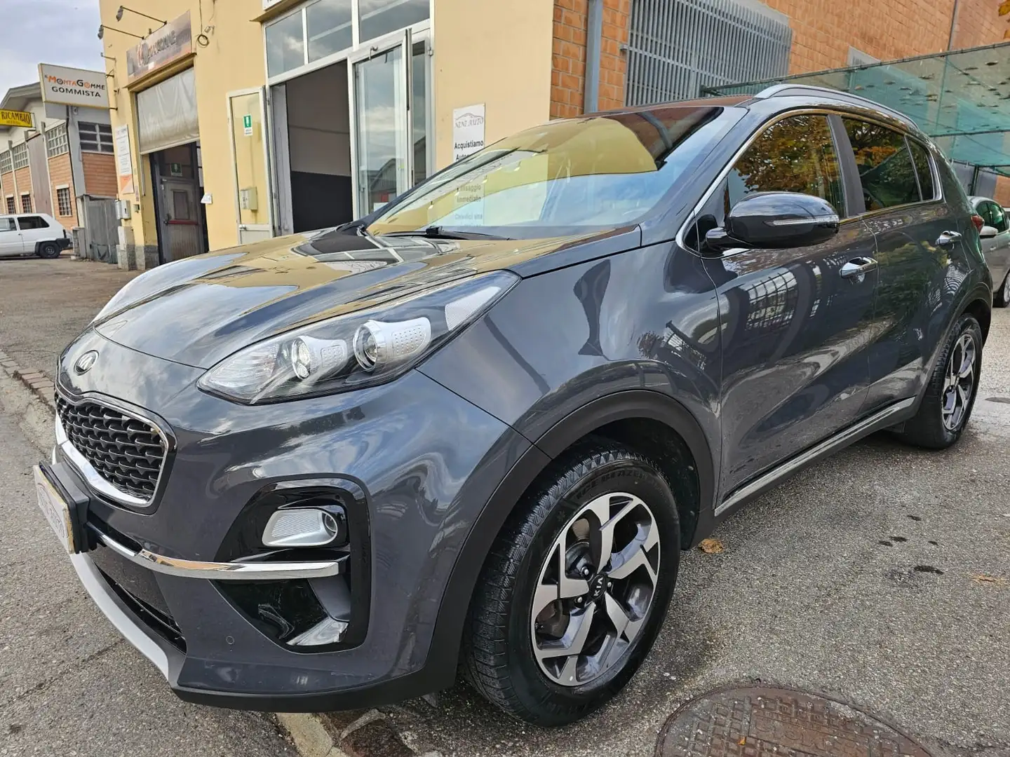 Kia Sportage 1.6 CRDI 115cv Energy*Navi*Led*Xeno*Pdc*Euro6* Gris - 2