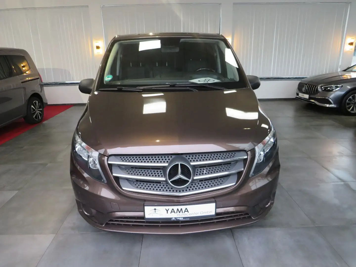 Mercedes-Benz Vito 114 CDI Bestattungswagen / Leichenwagen Braun - 2