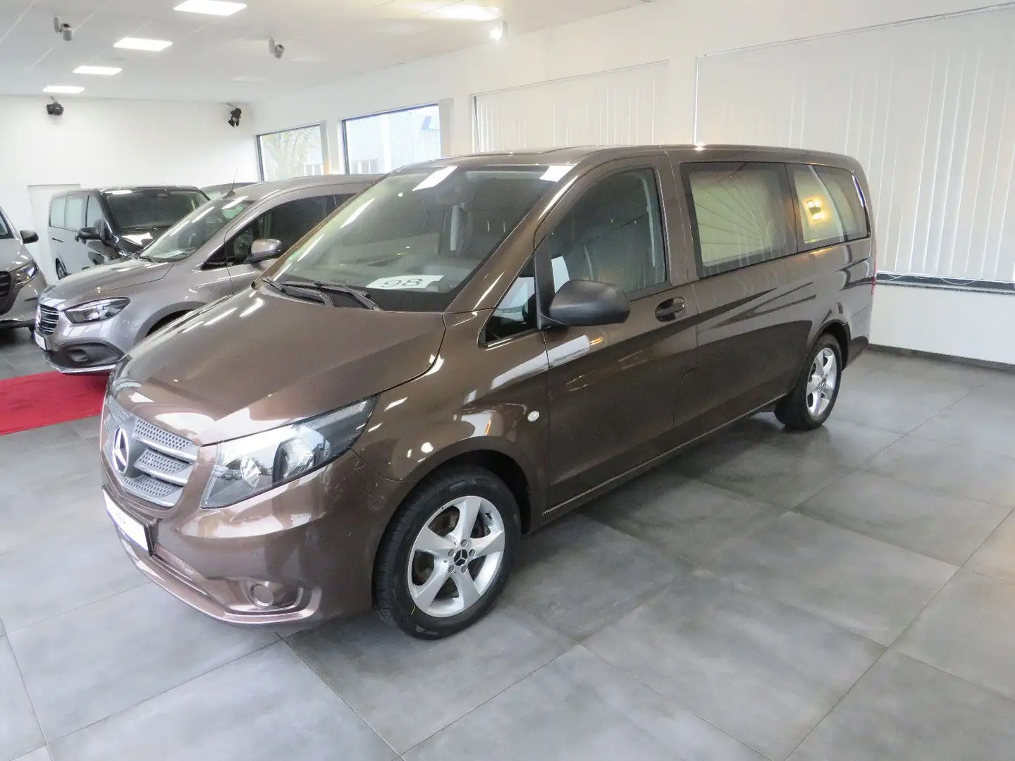 Mercedes-Benz Vito 114 CDI Bestattungswagen / Leichenwagen Braun - 1