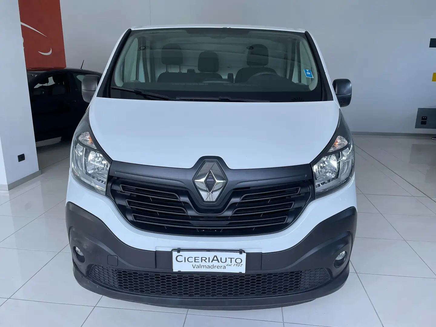 Renault Trafic 1.6 TD 145 CV Wit - 2