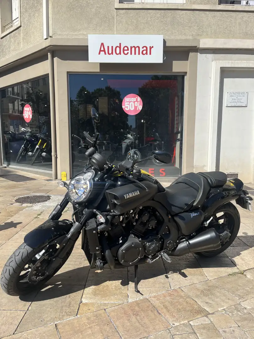 Yamaha Vmax - 1
