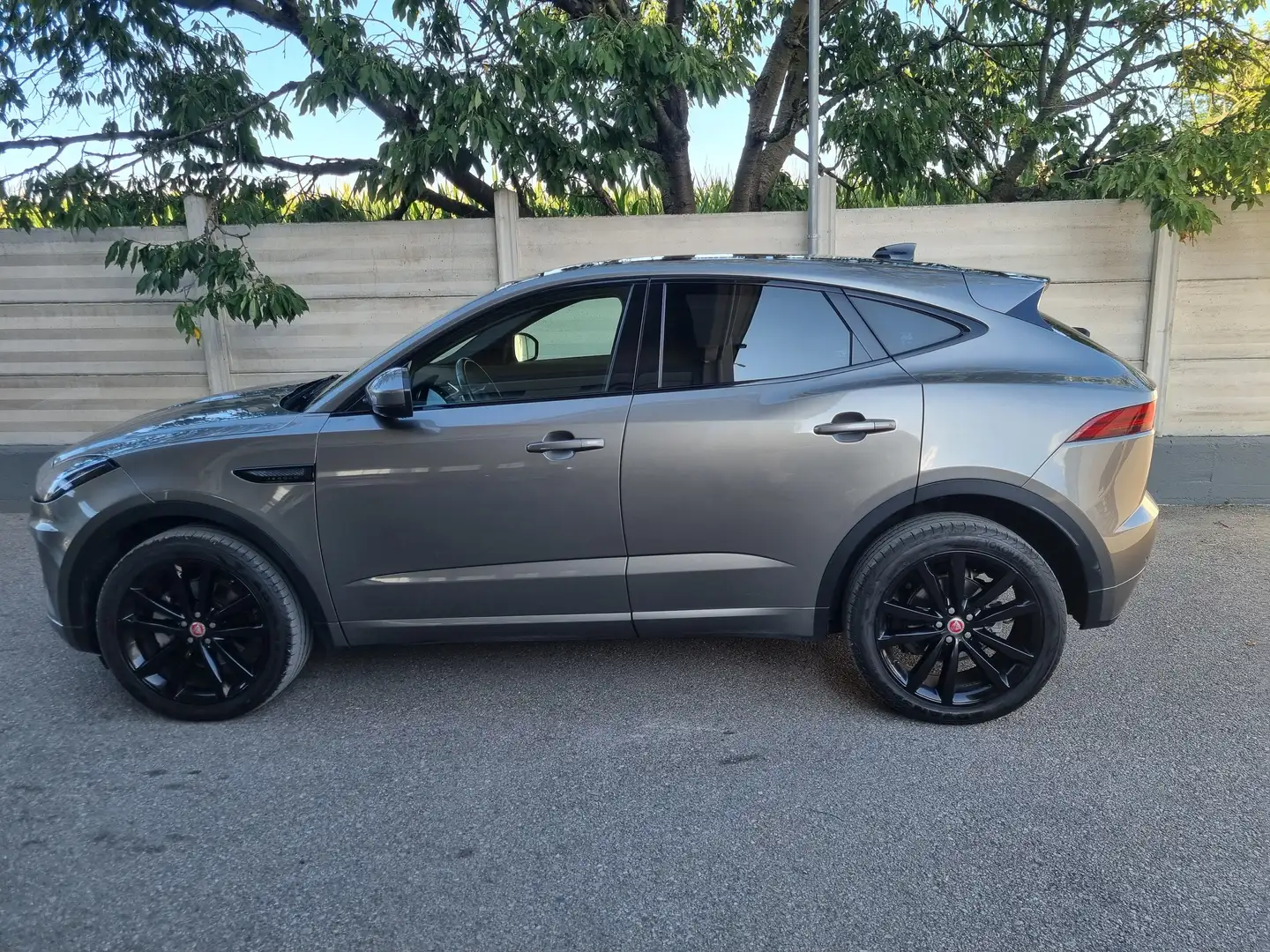 Jaguar E-Pace E-Pace 2.0d i4 R-Dynamic S awd 180cv auto my19 Szary - 1