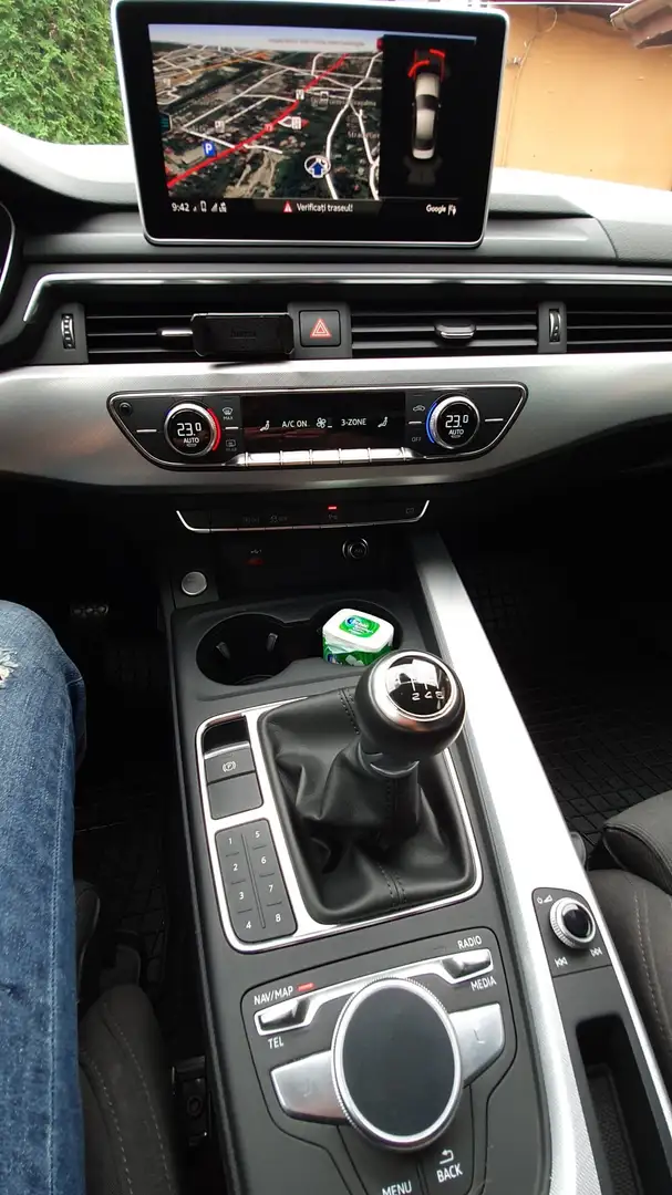 Audi A4 35 TFSI design - 1