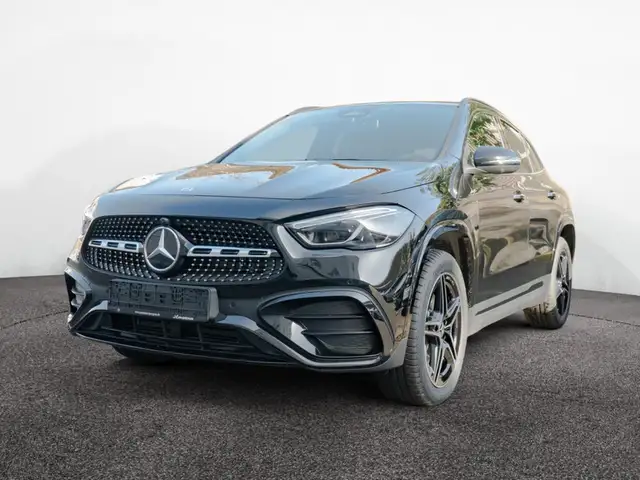 Mercedes-Benz Gla view 2