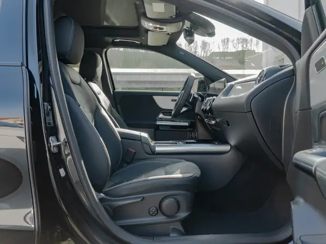 Mercedes-Benz Gla view 8